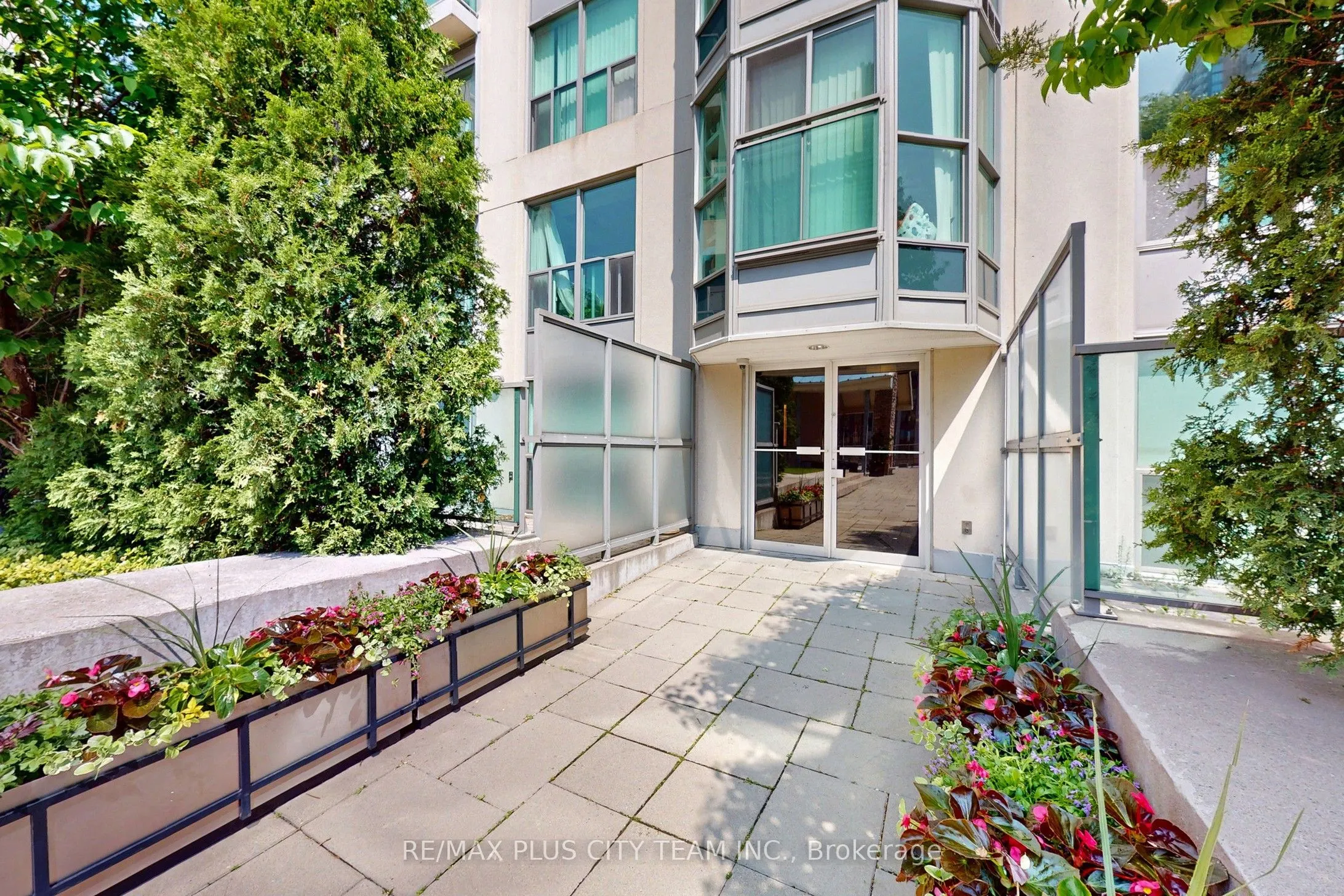 8 Park Road, #2515