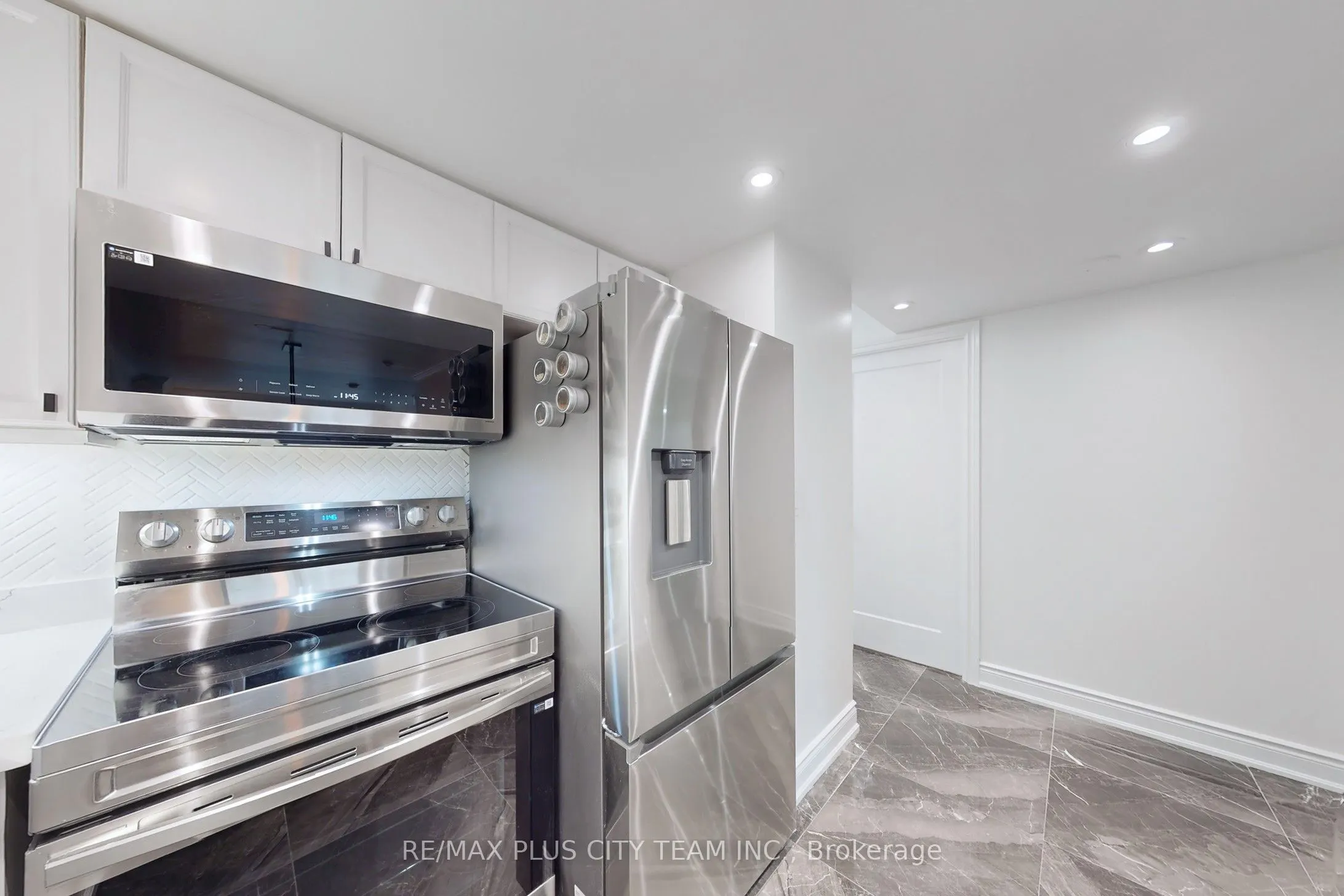 8 Park Road, #2515