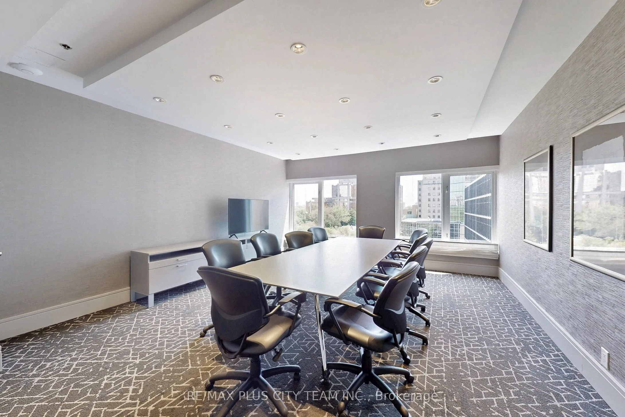 8 Park Road, #2515
