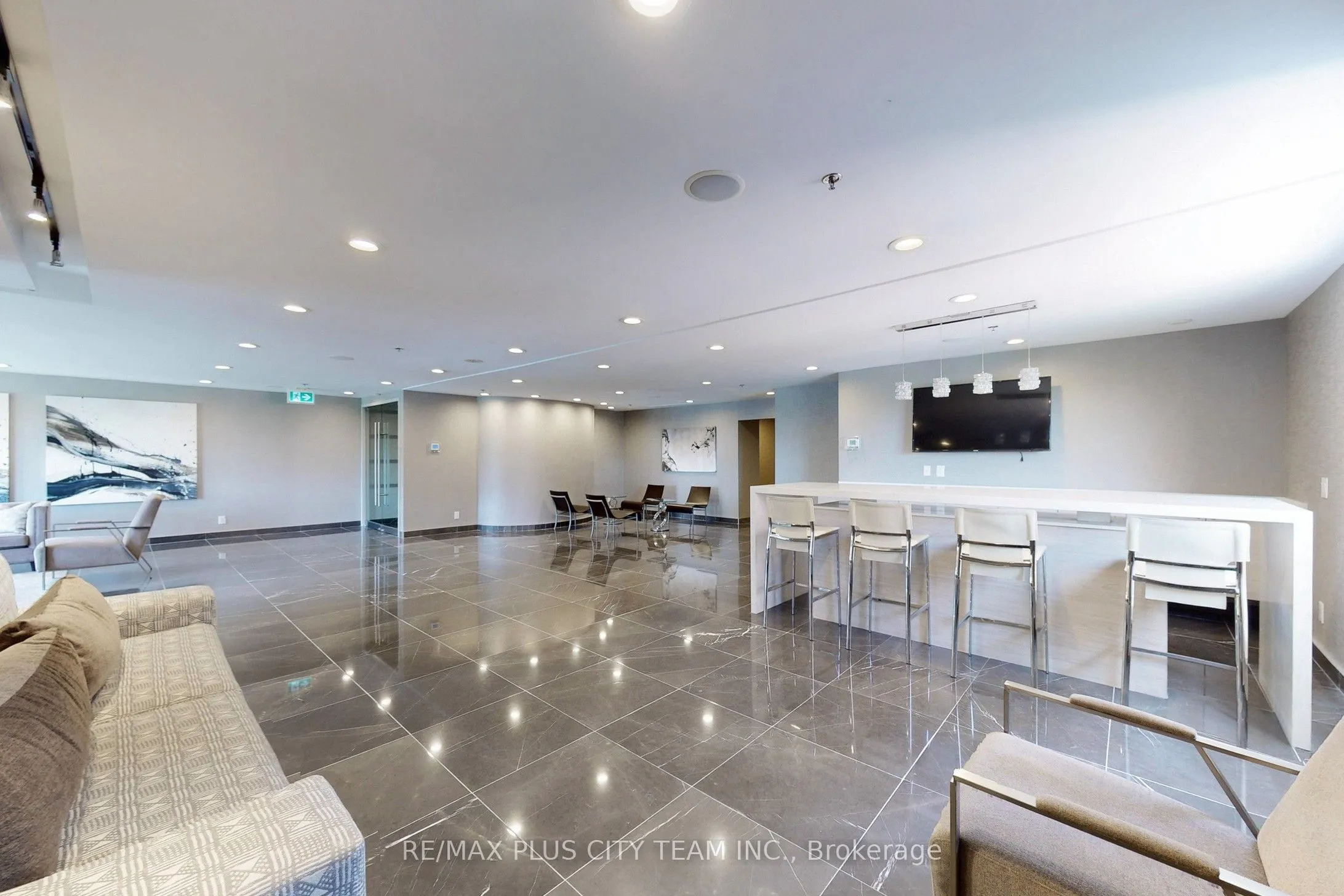 8 Park Road, #2515