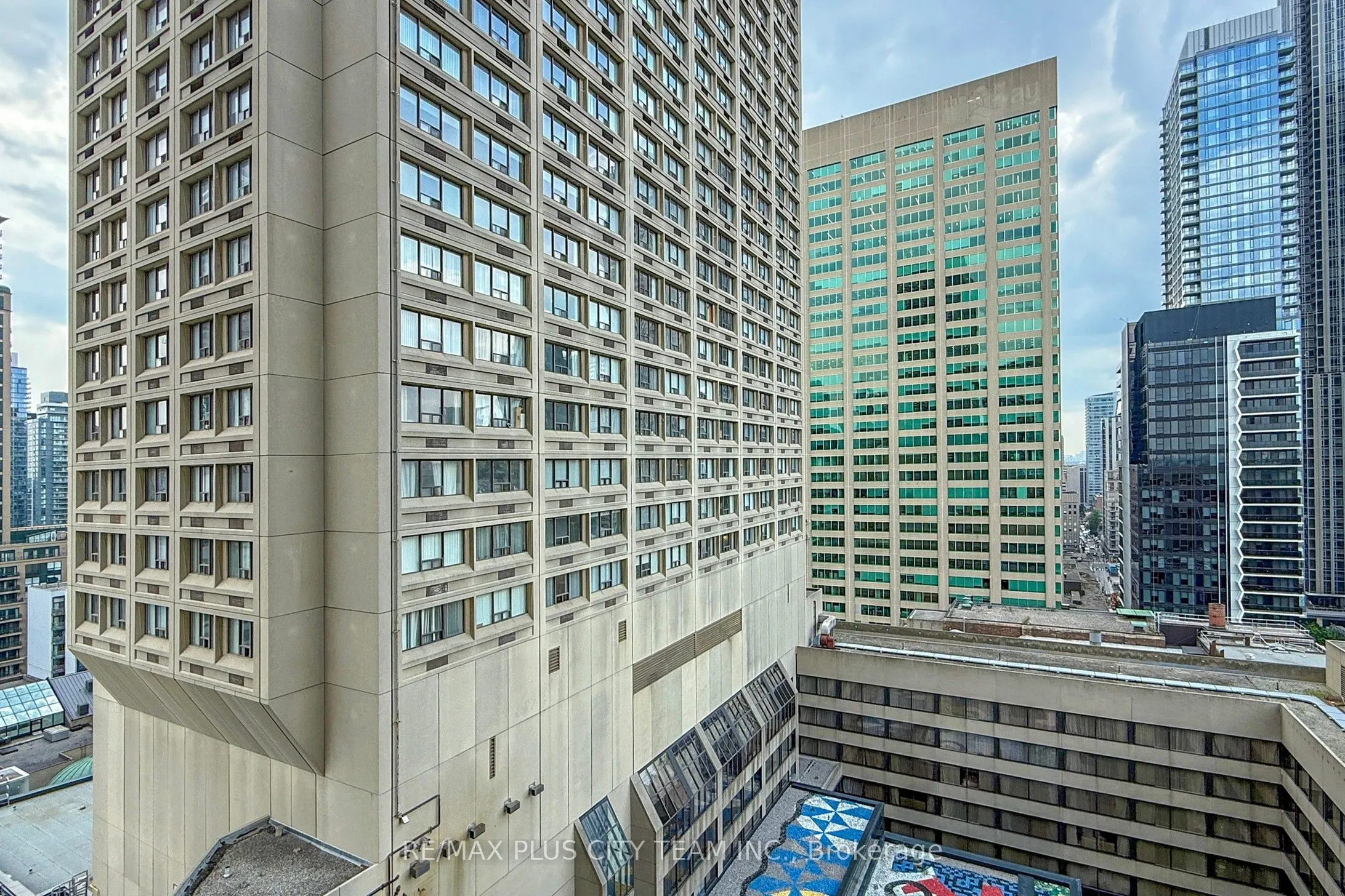 8 Park Road, #2515