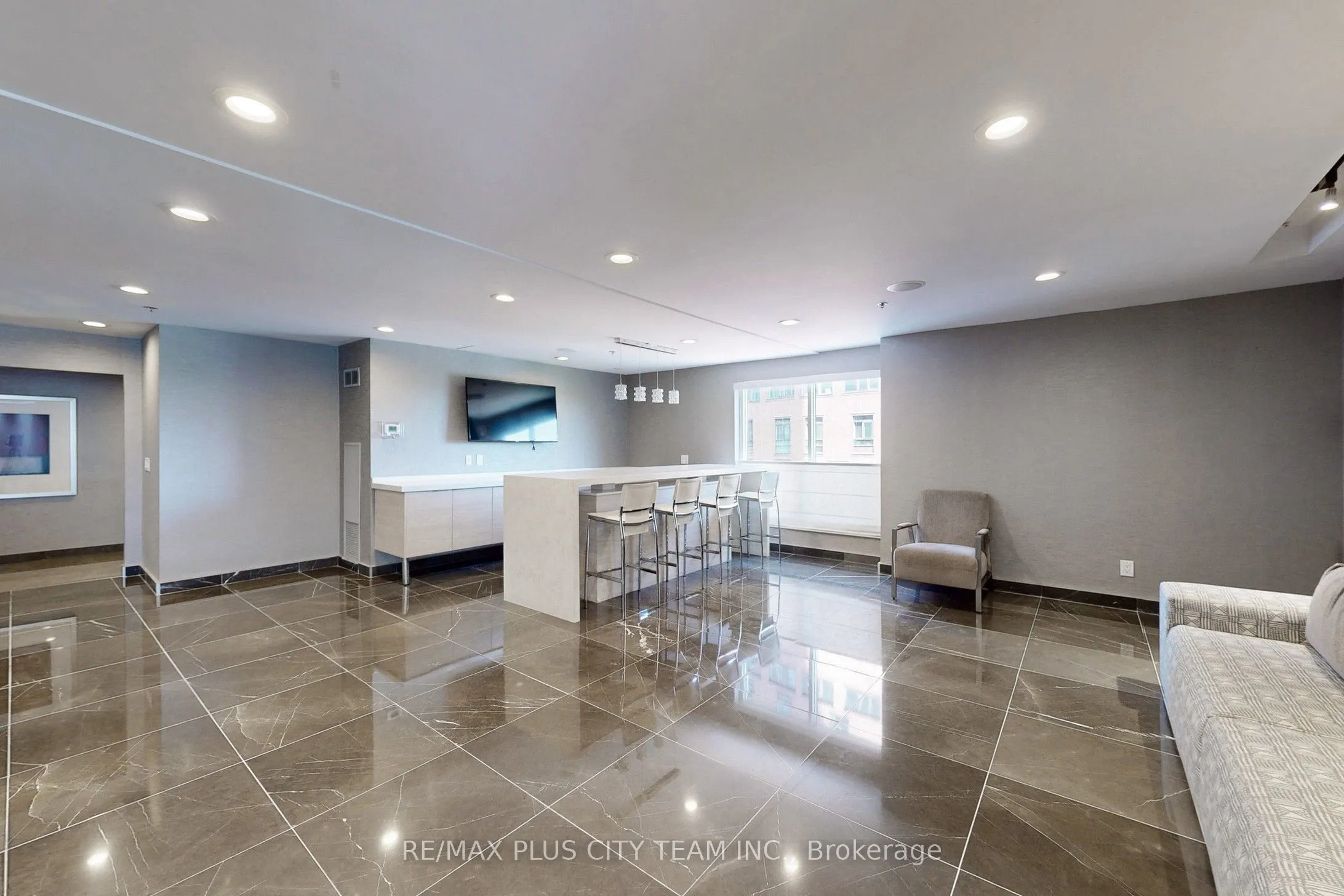 8 Park Road, #2515