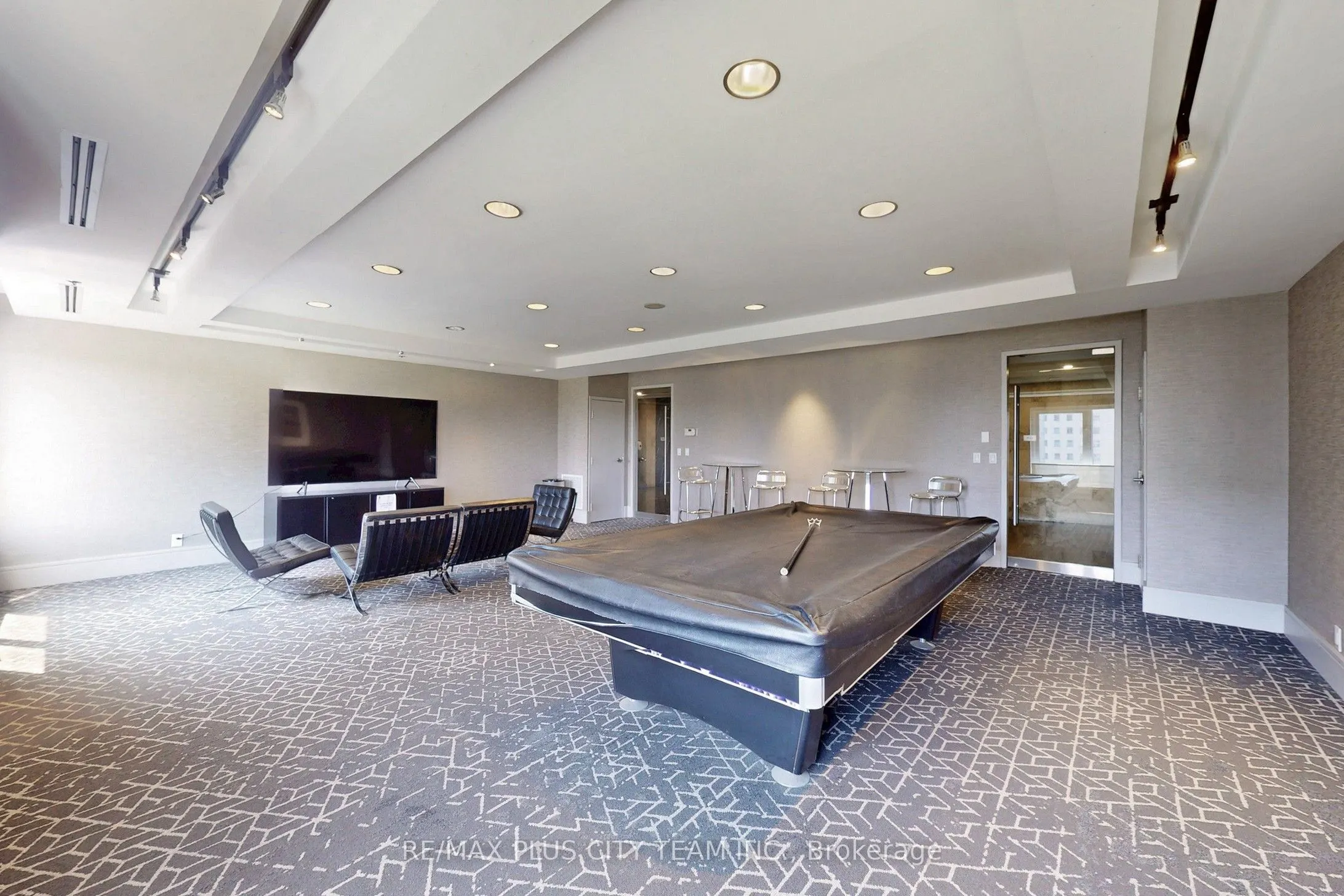 8 Park Road, #2515