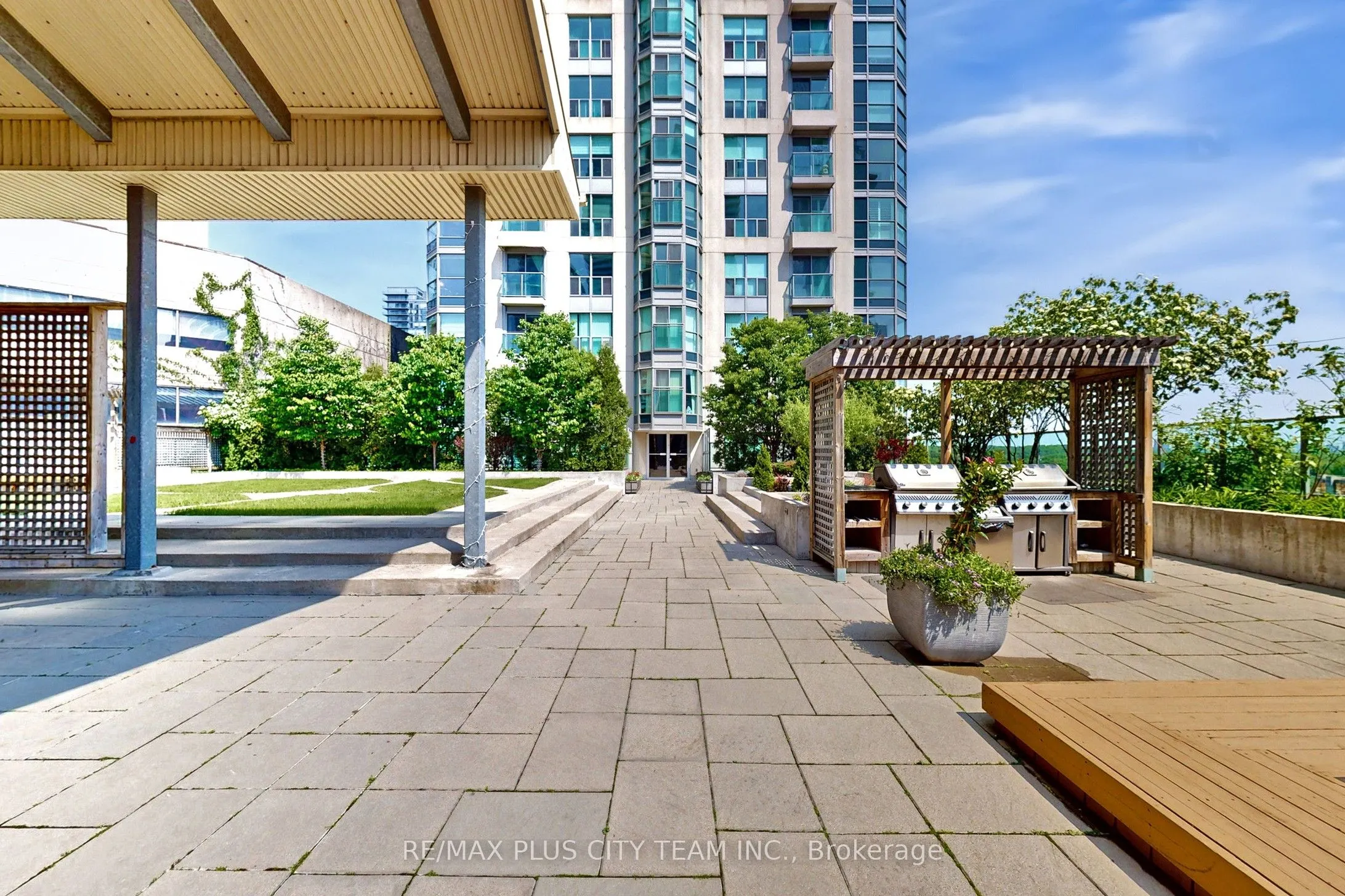8 Park Road, #2515