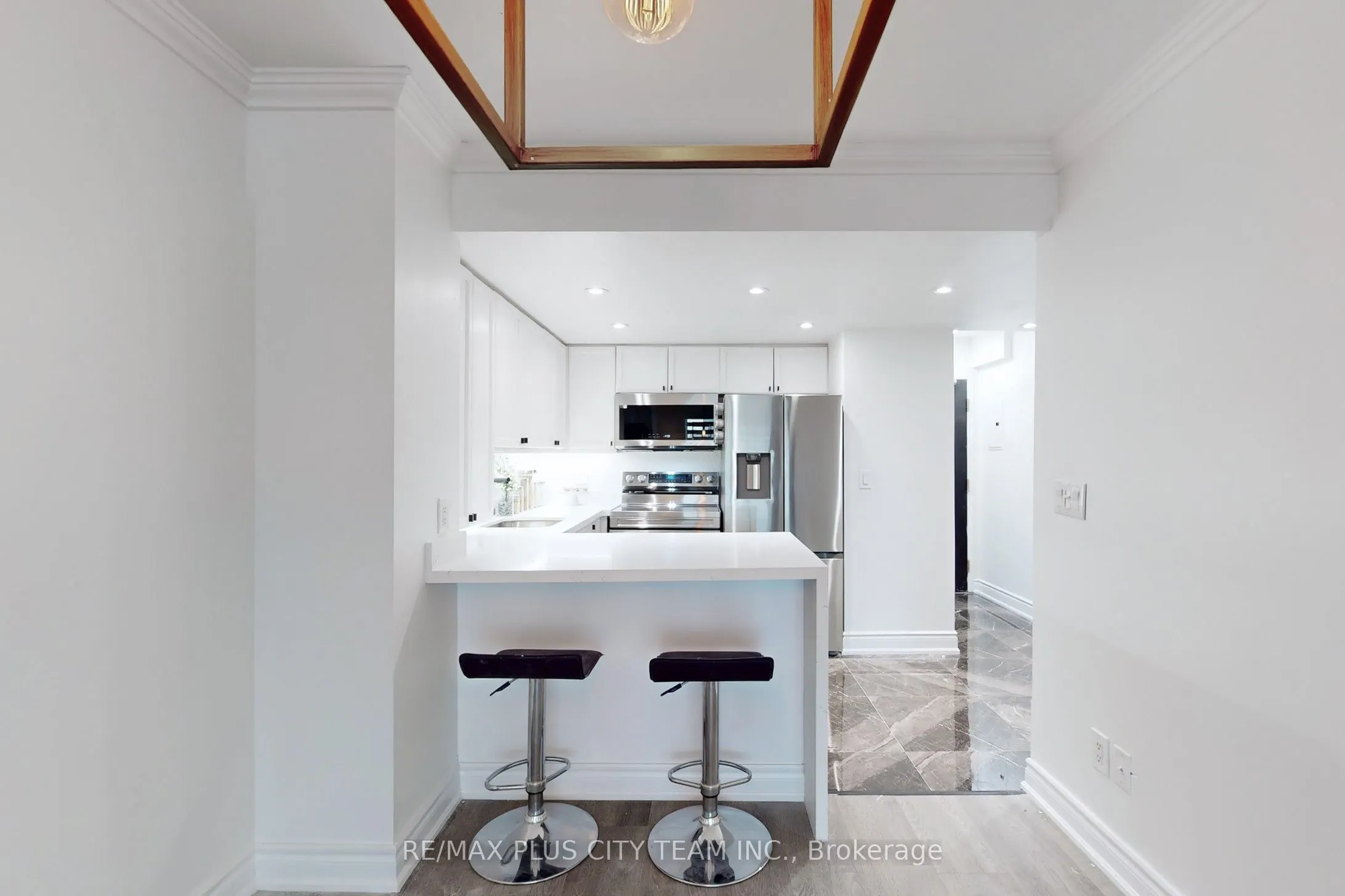 8 Park Road, #2515