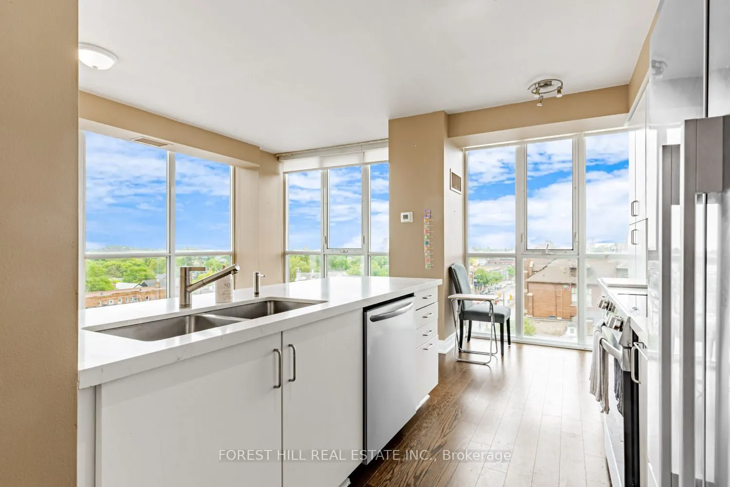 530 St. Clair Avenue W, #508