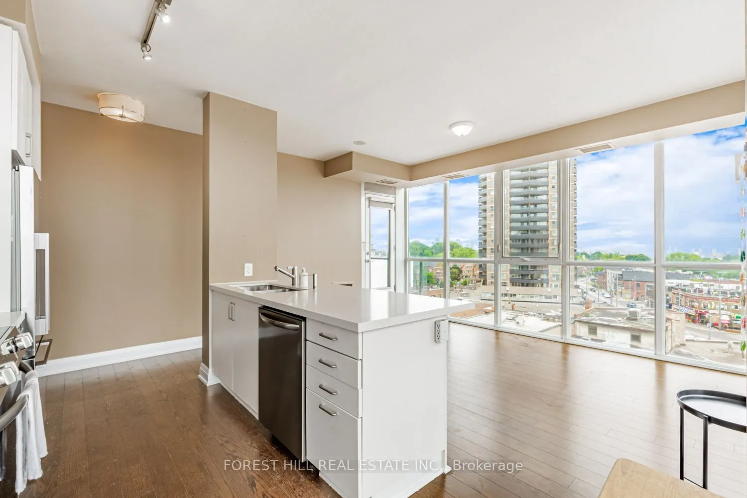 530 St. Clair Avenue W, #508