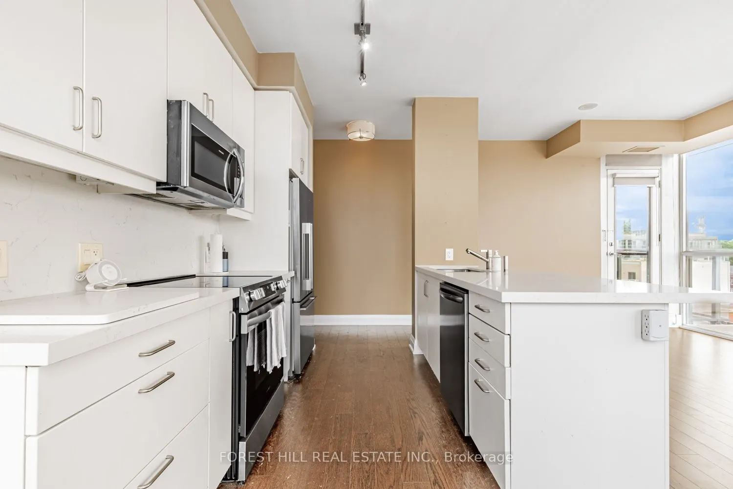530 St. Clair Avenue W, #508