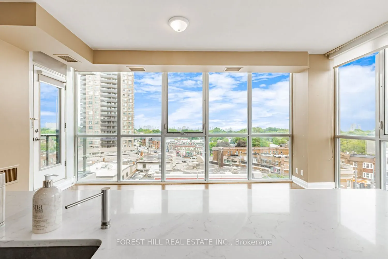530 St. Clair Avenue W, #508