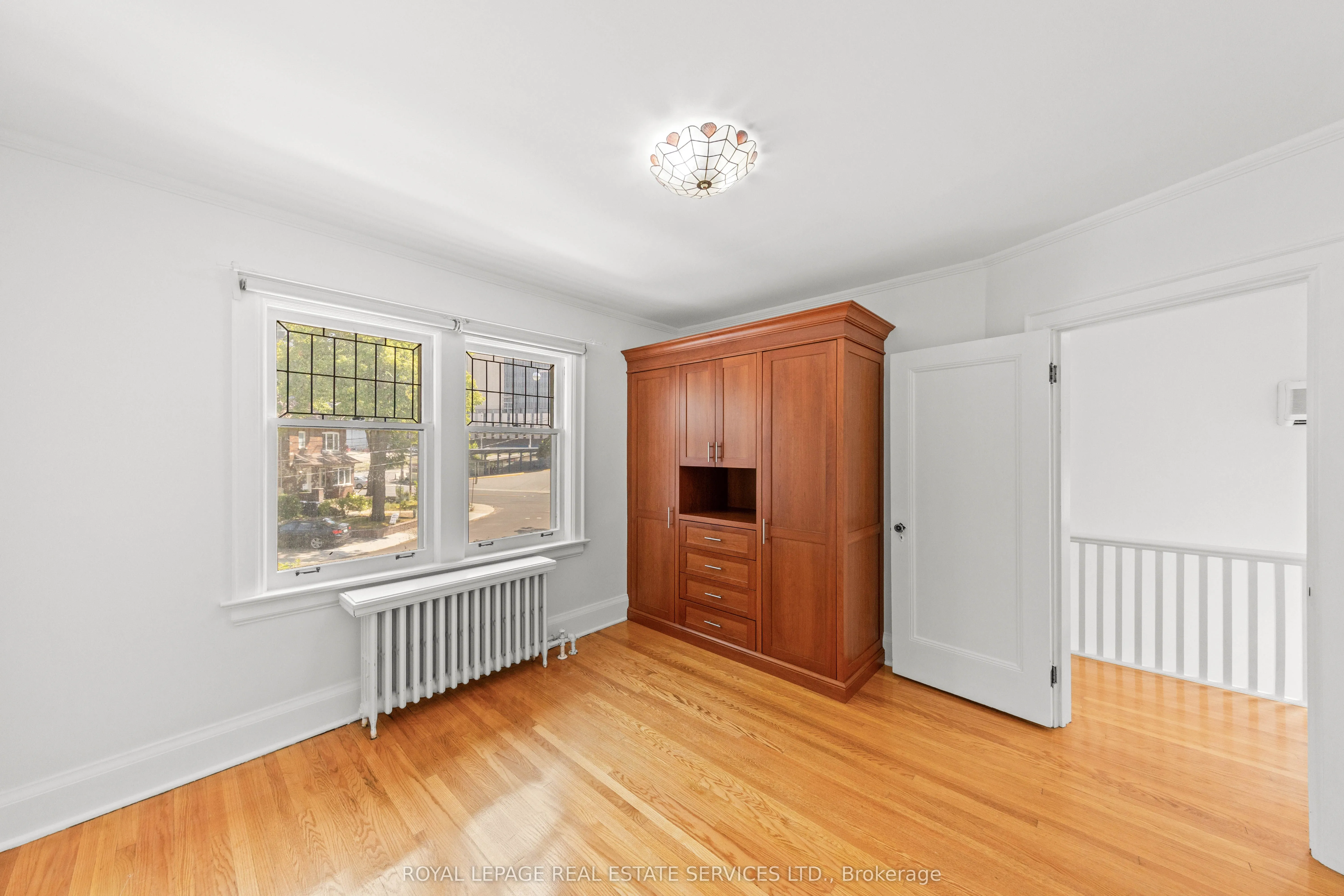 9 Duplex Crescent