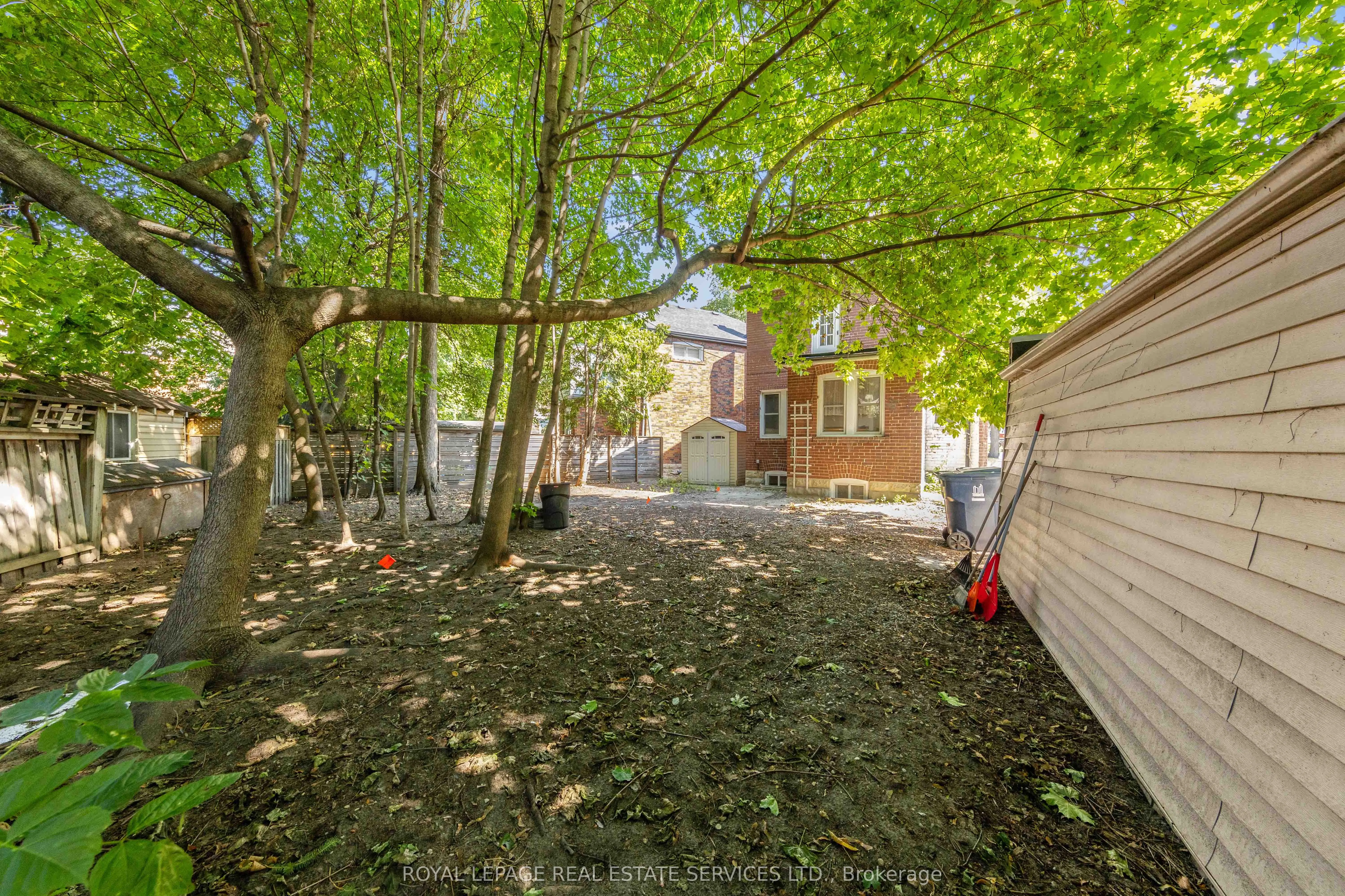 9 Duplex Crescent