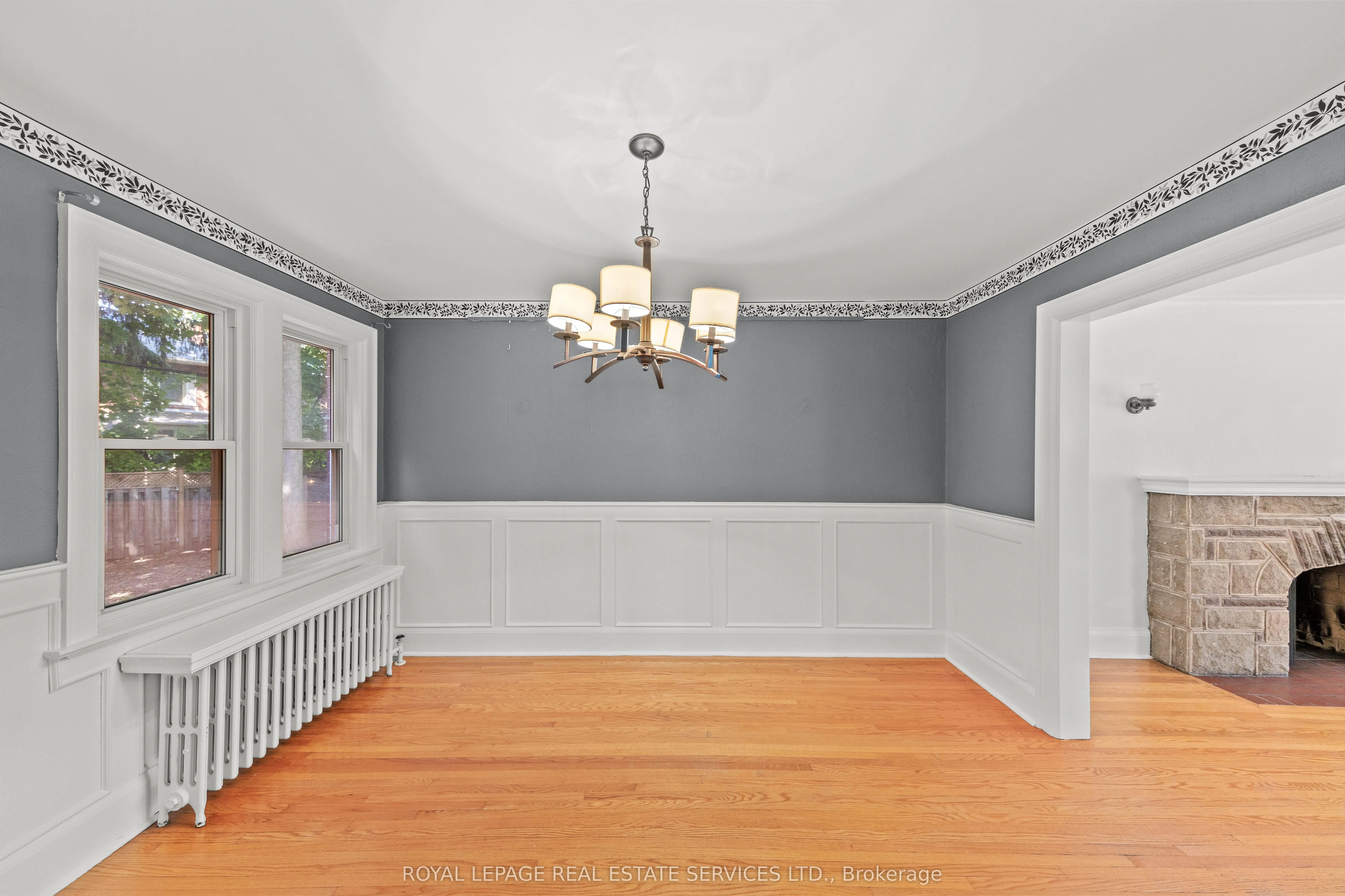 9 Duplex Crescent