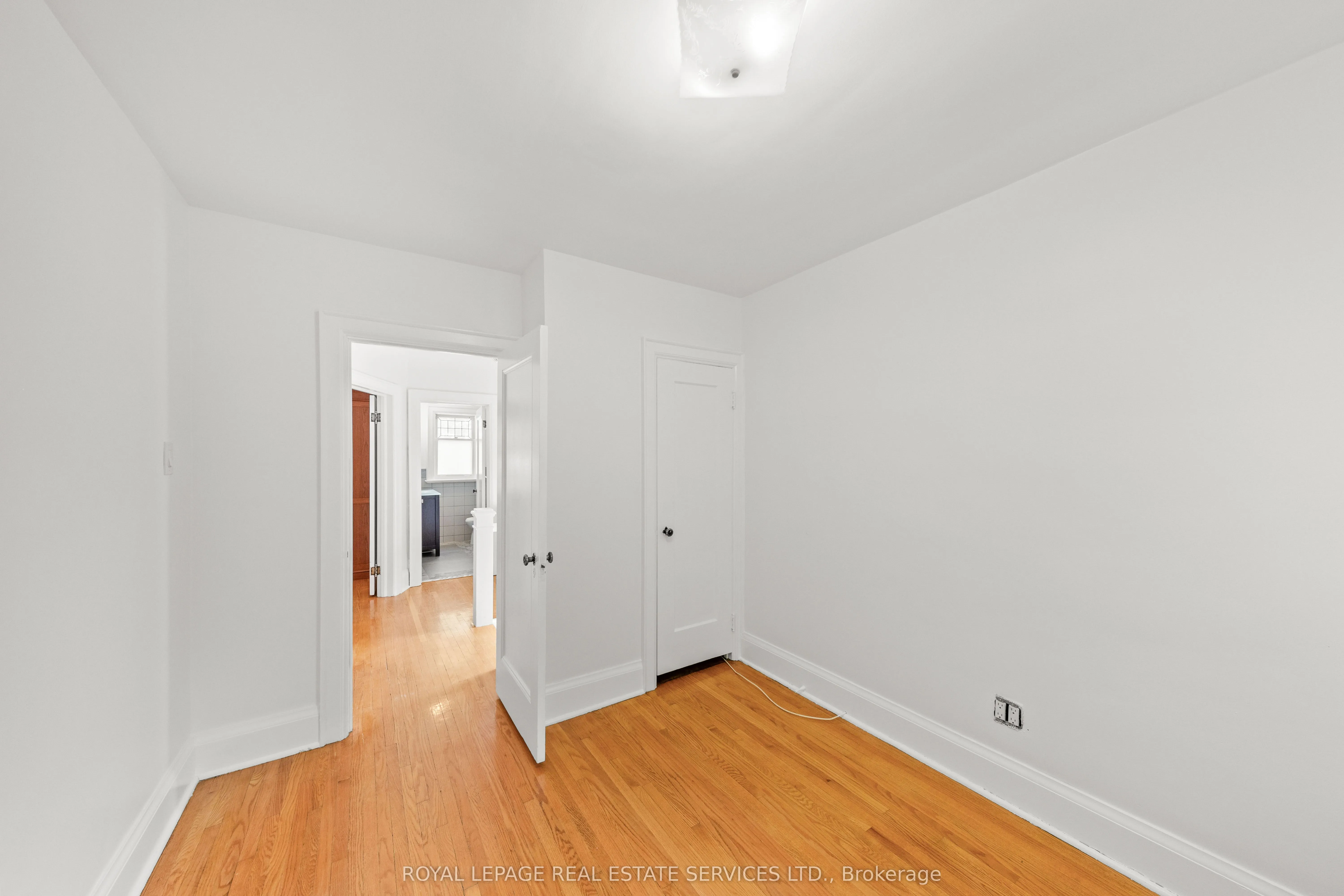 9 Duplex Crescent