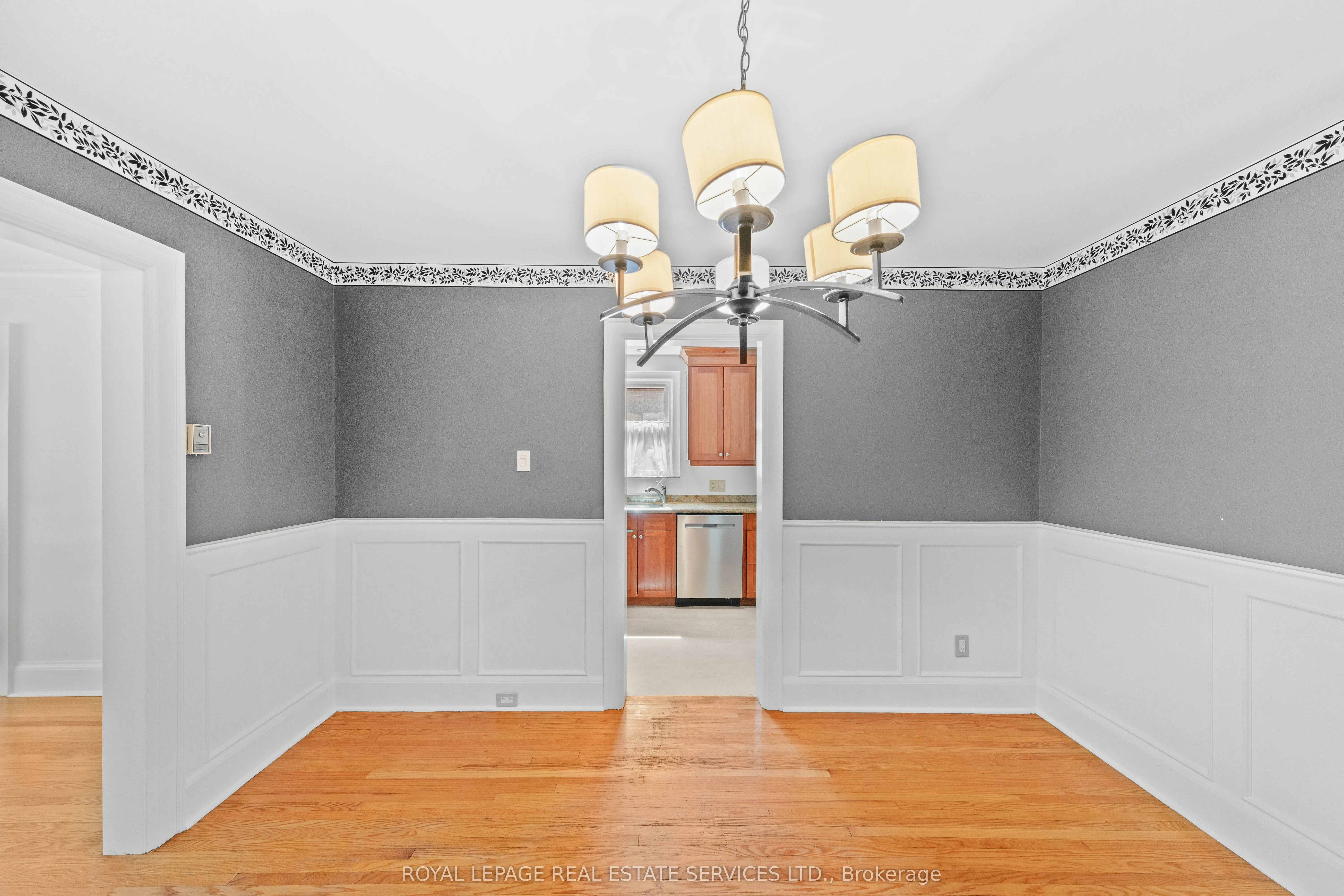9 Duplex Crescent