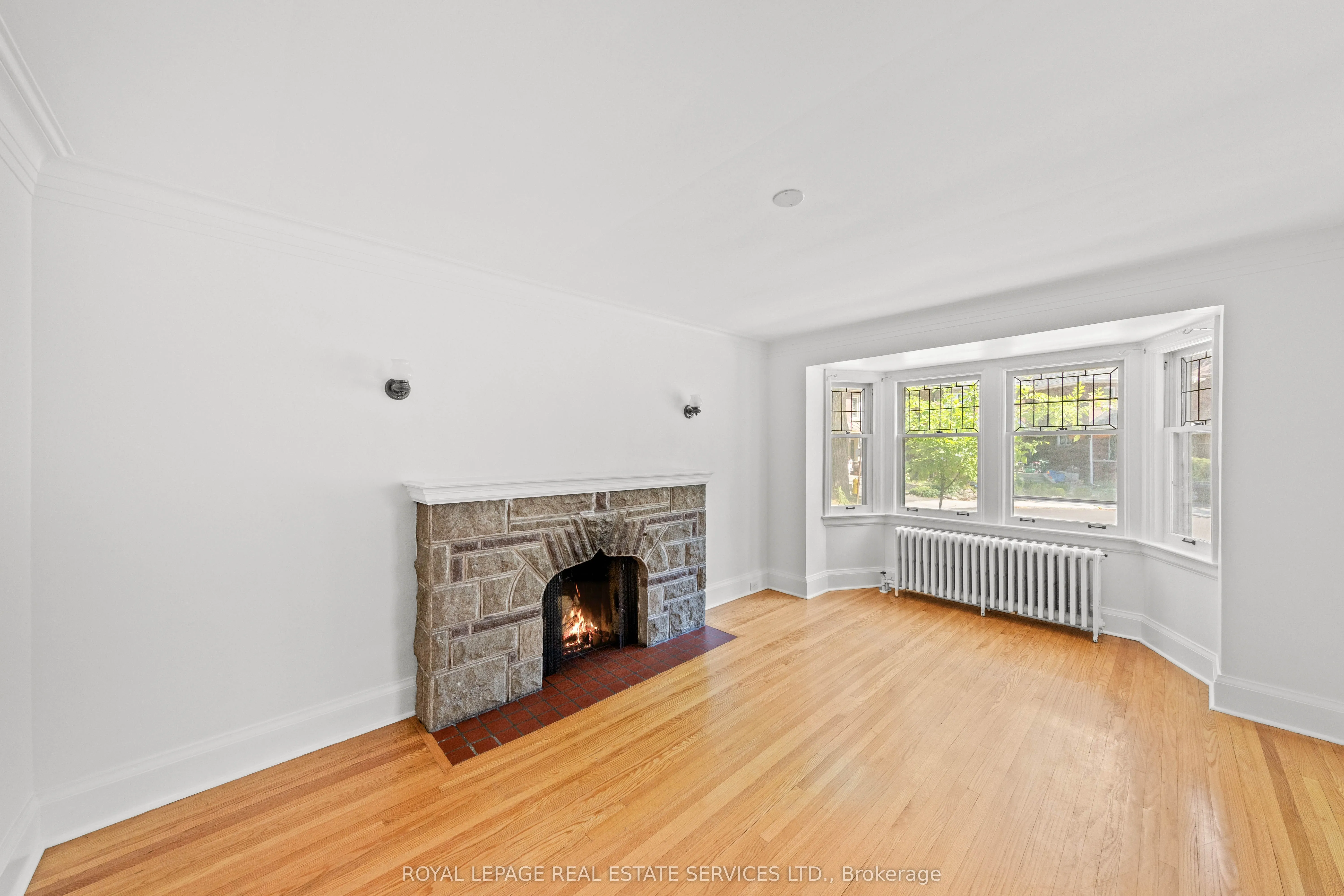 9 Duplex Crescent