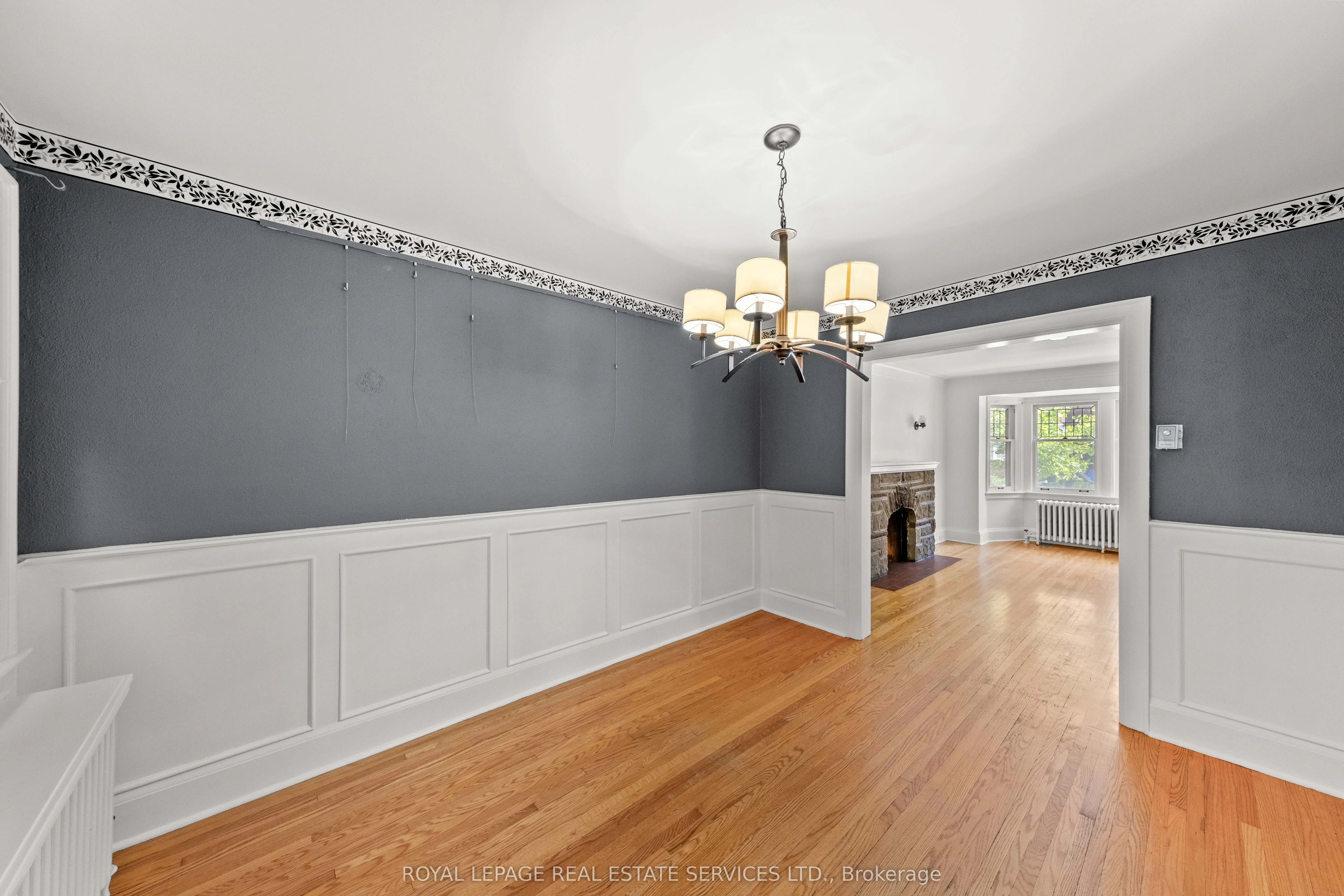 9 Duplex Crescent