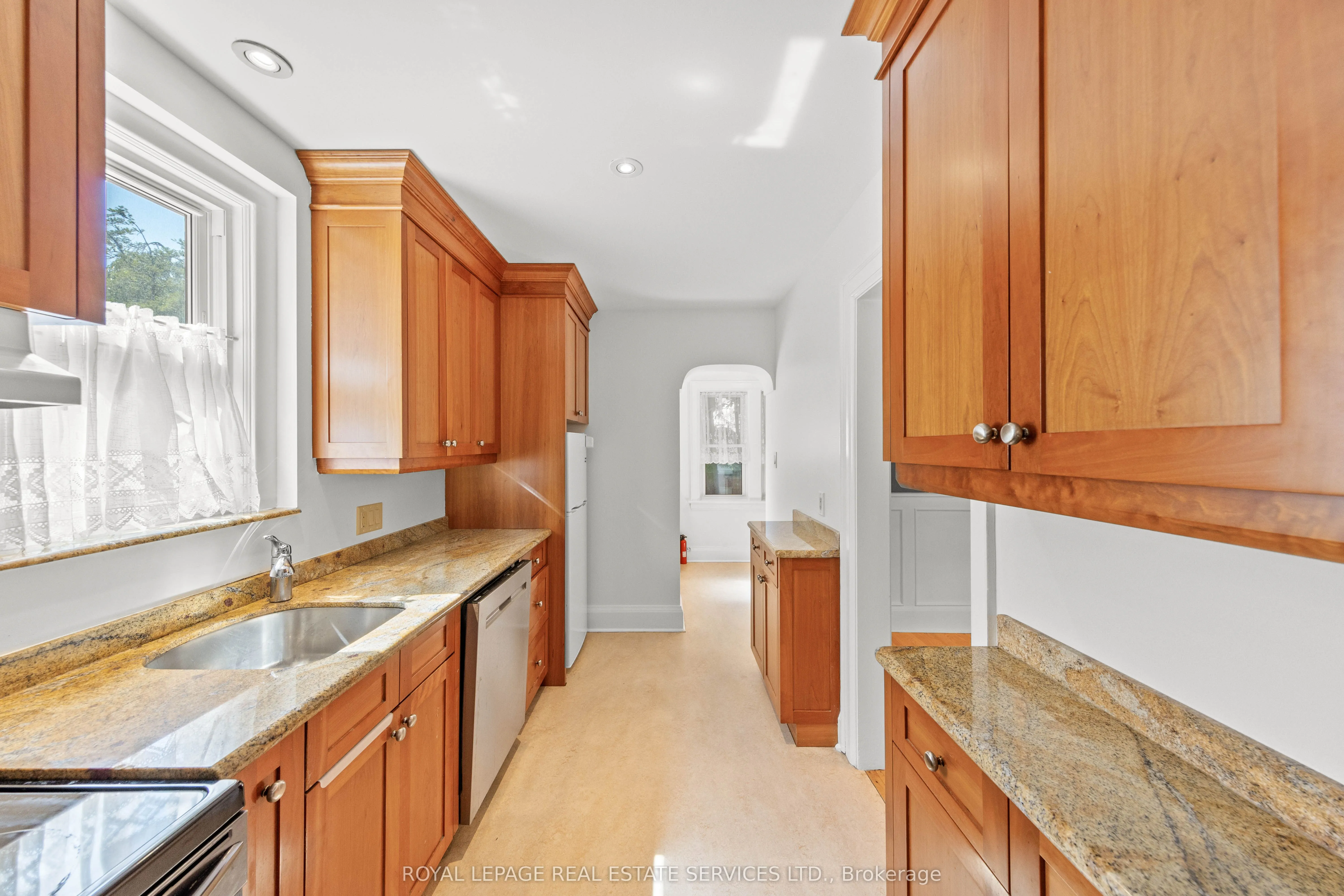 9 Duplex Crescent
