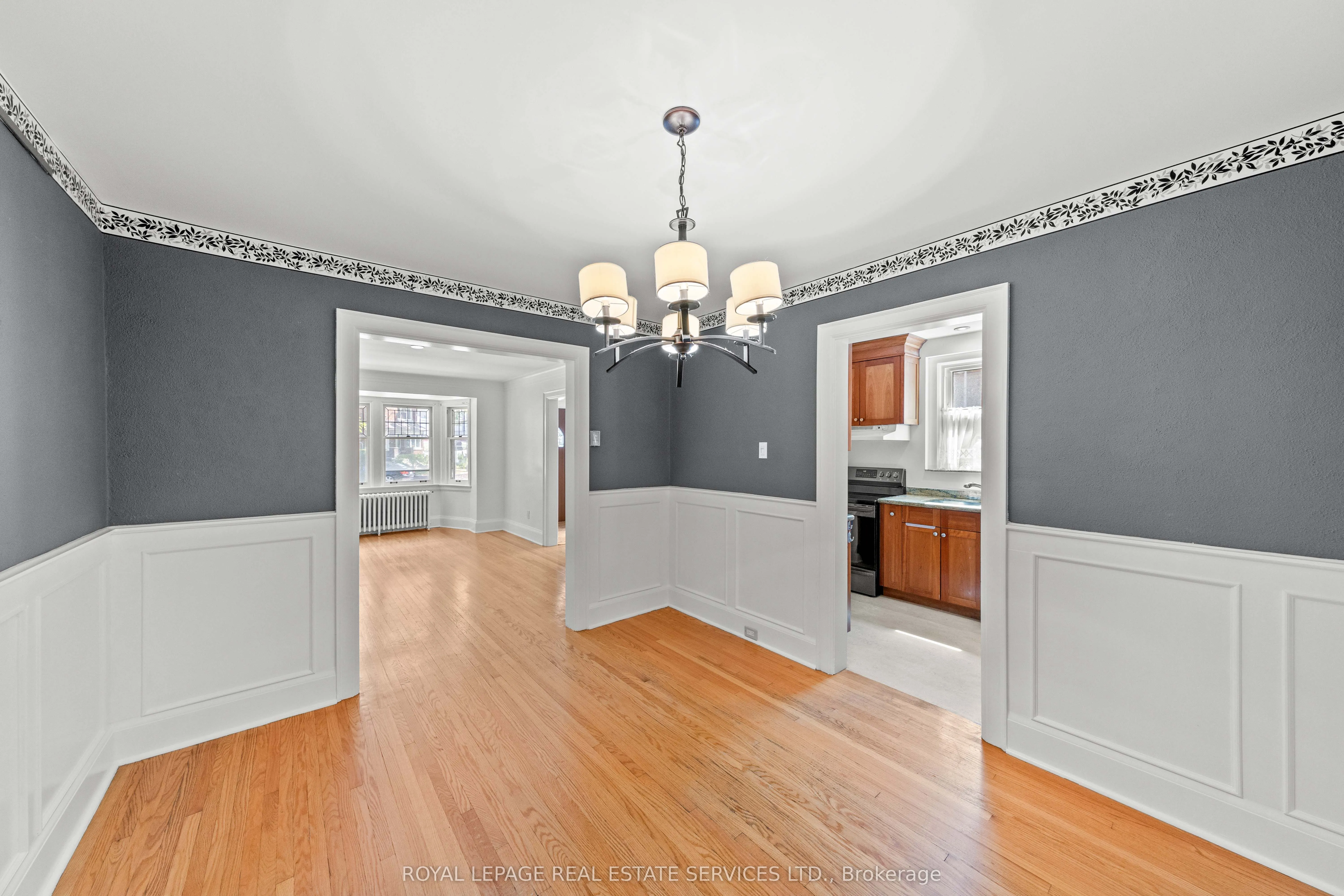 9 Duplex Crescent
