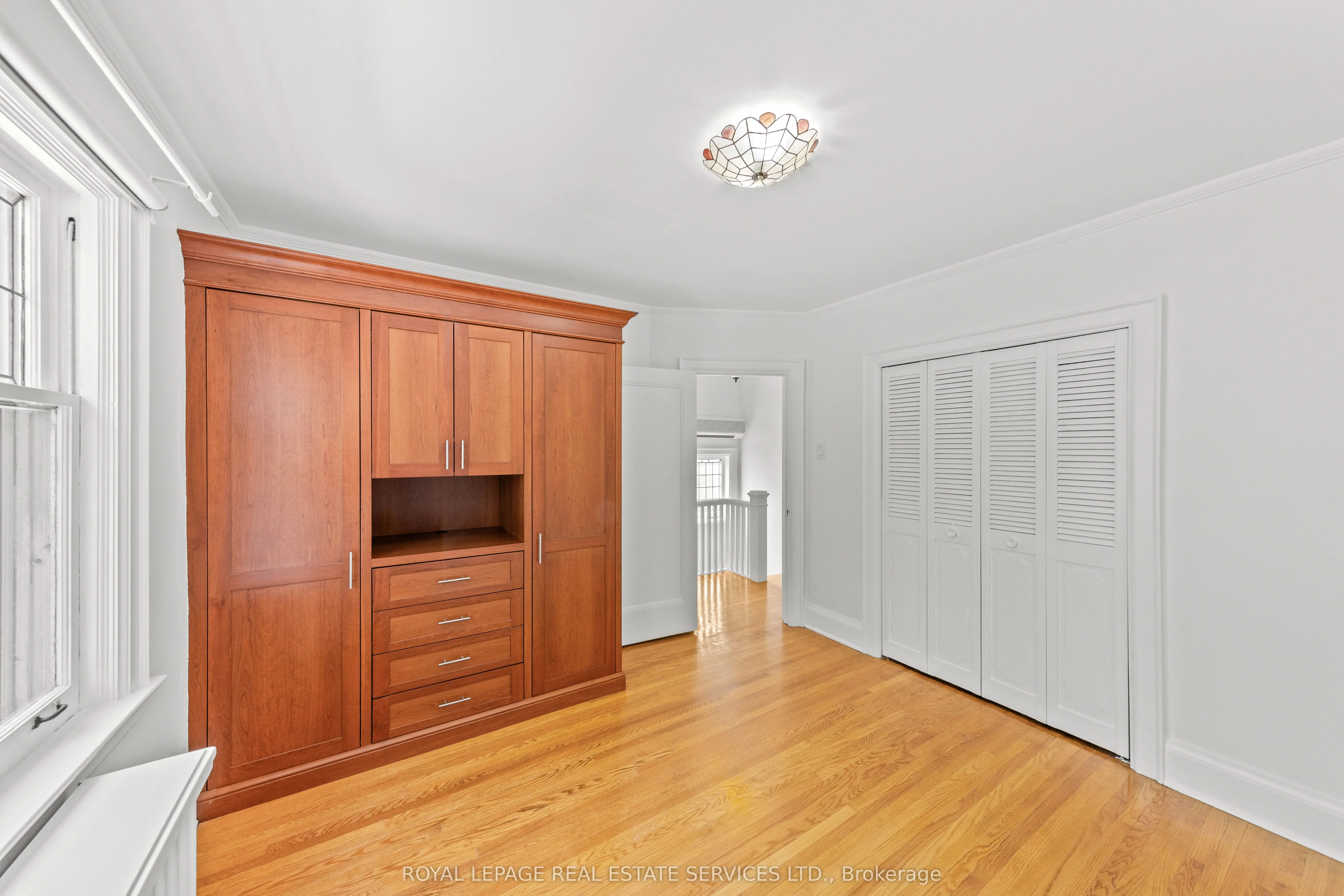 9 Duplex Crescent