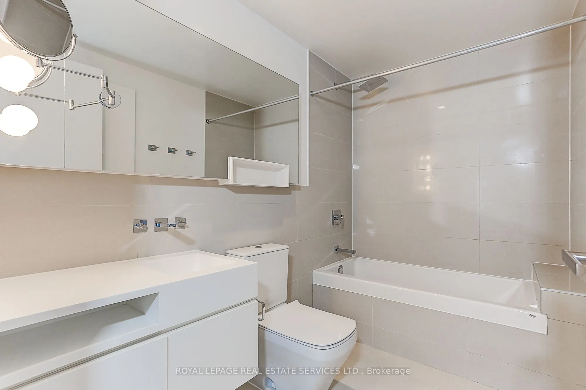 45 CHARLES Street E, #4111