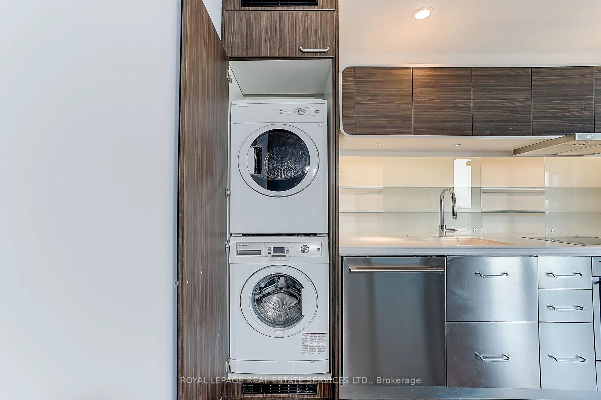 45 CHARLES Street E, #4111