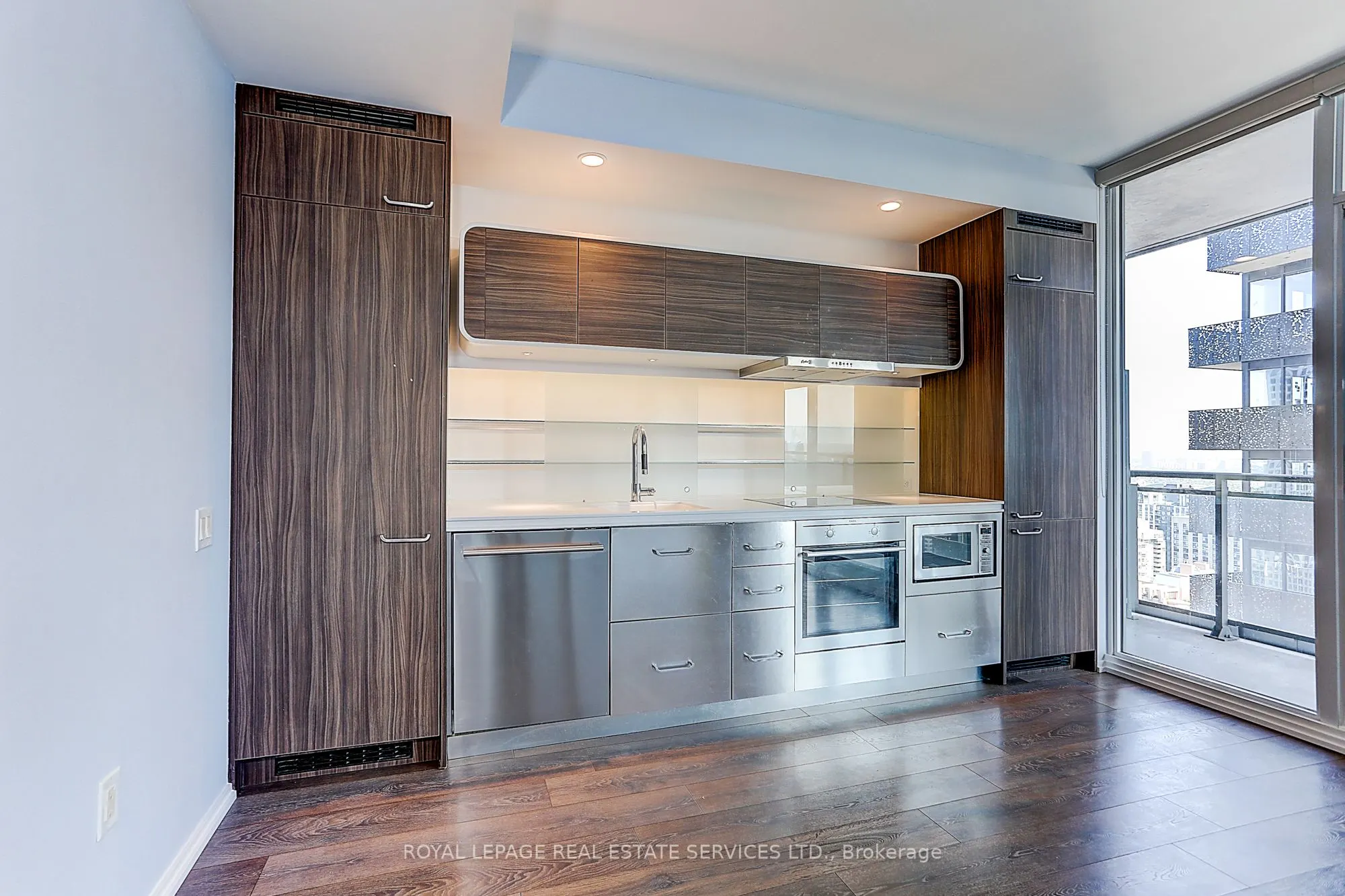 45 CHARLES Street E, #4111