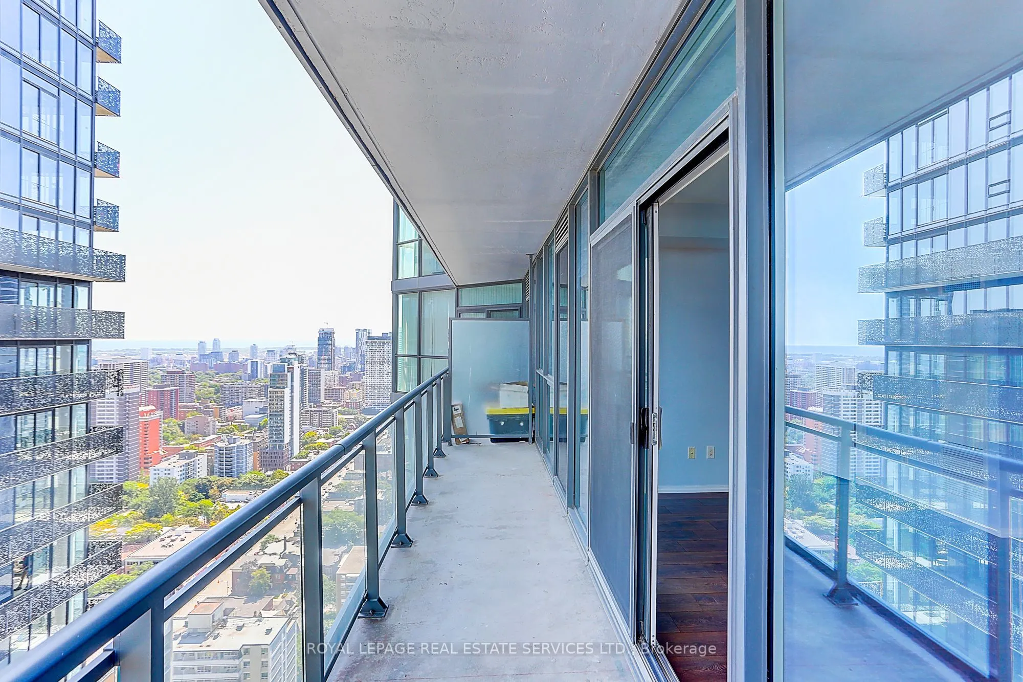 45 CHARLES Street E, #4111