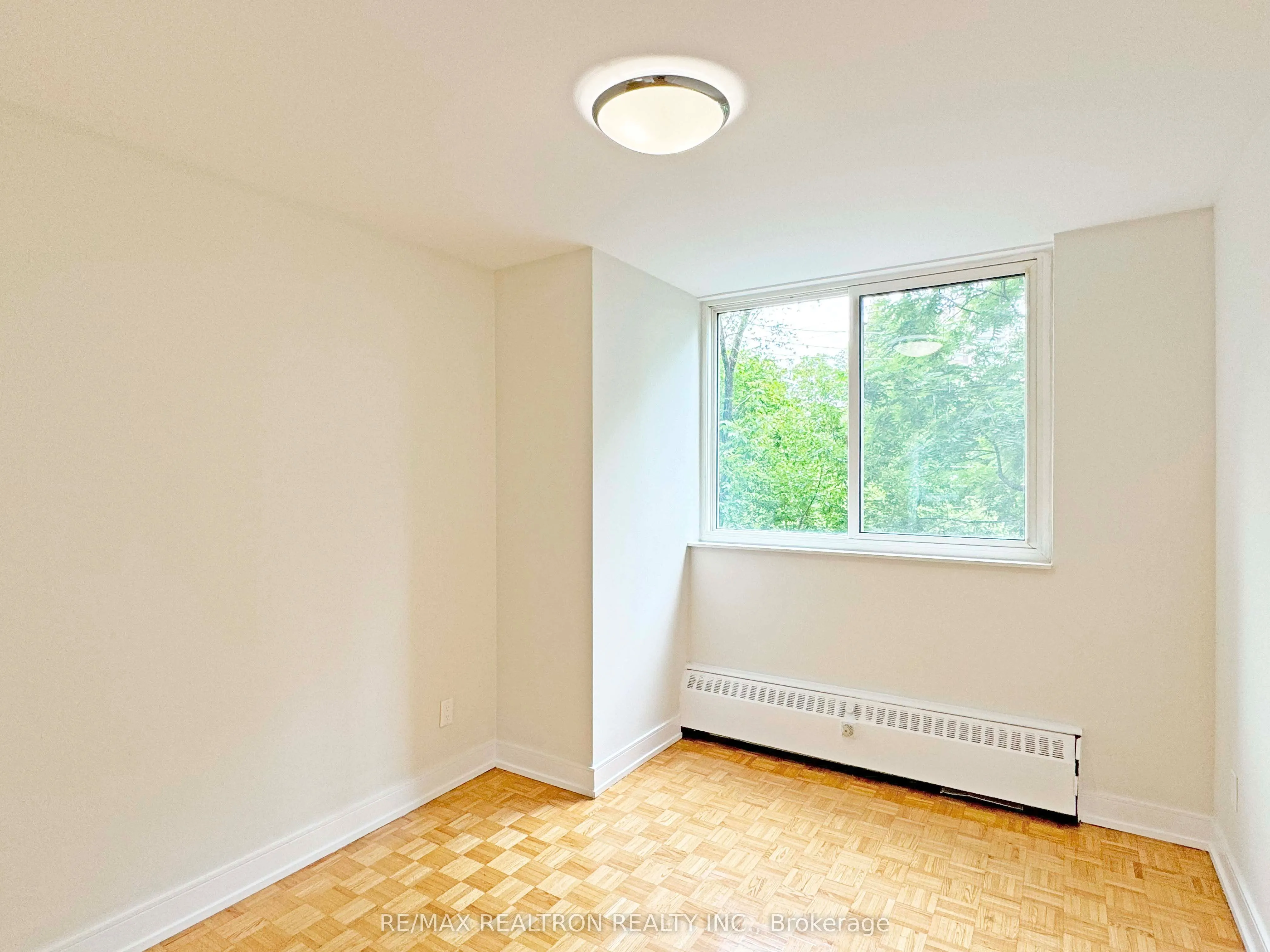 10 Shallmar Boulevard, #208