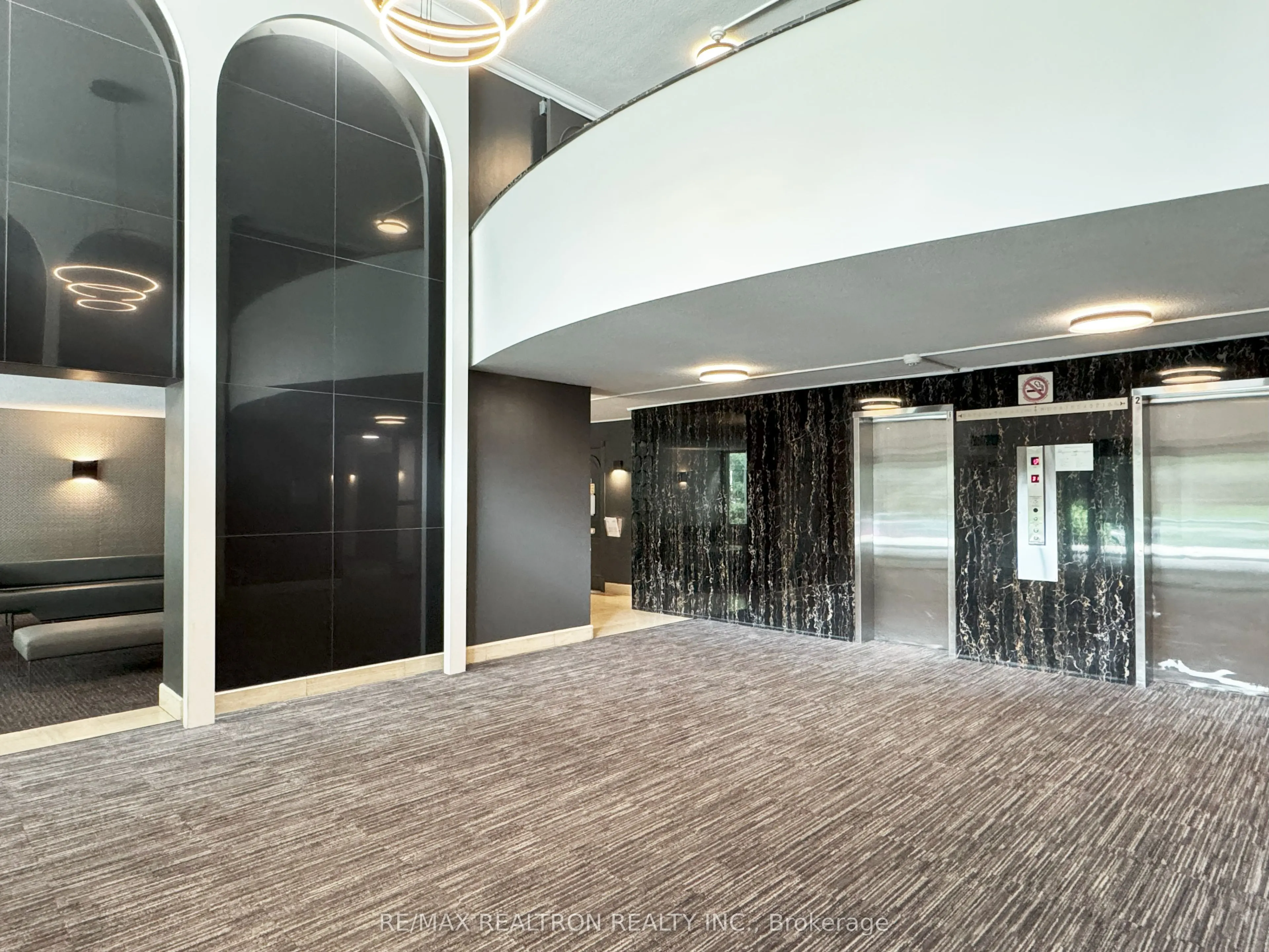 10 Shallmar Boulevard, #208