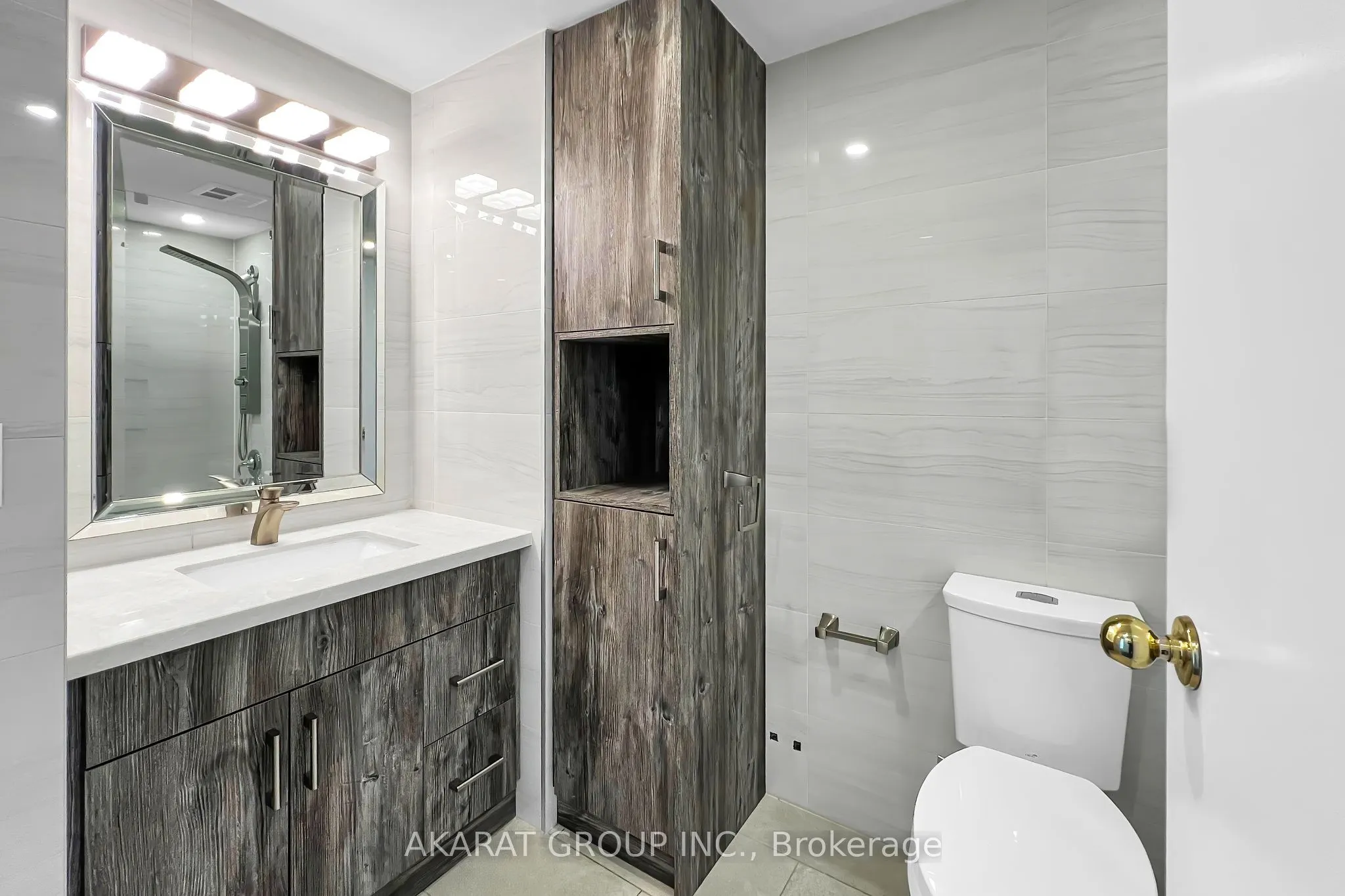 1901 Yonge Street, #703