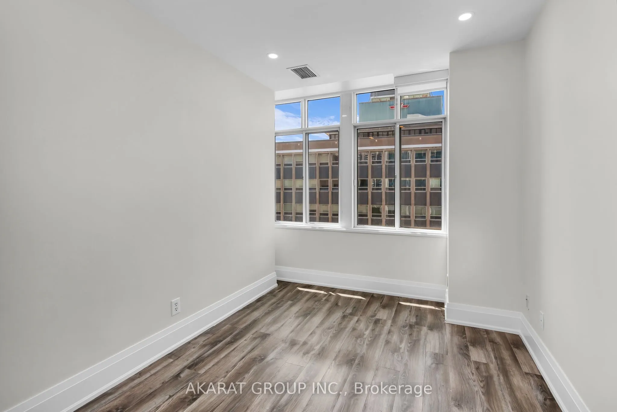1901 Yonge Street, #703