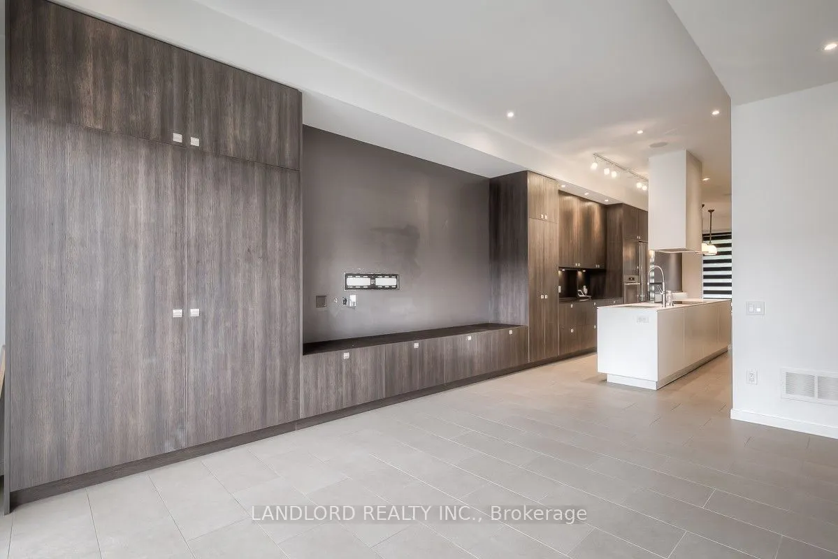 289 Roxton Road