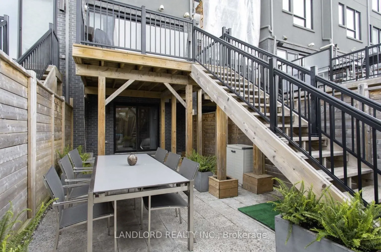 289 Roxton Road