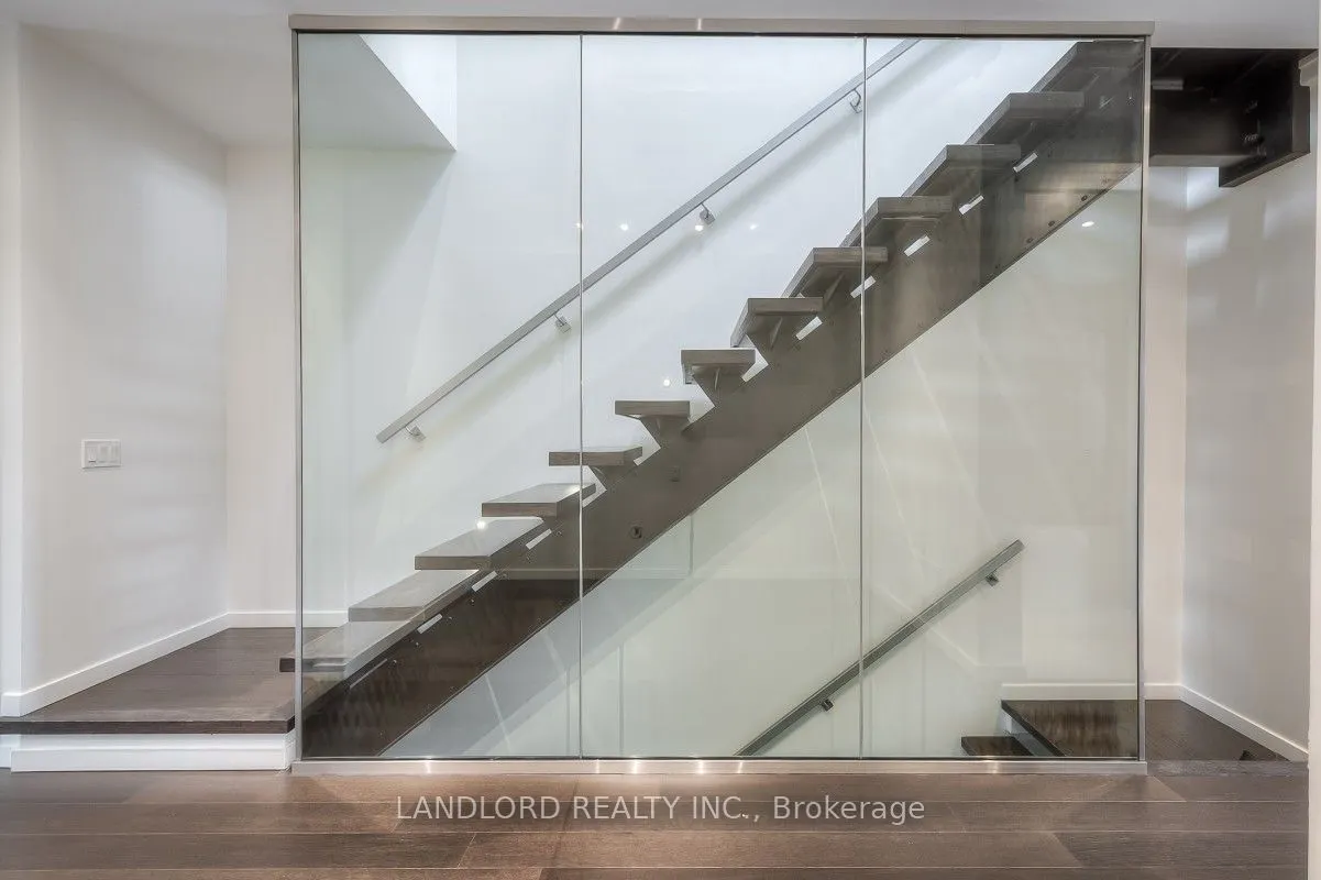 289 Roxton Road