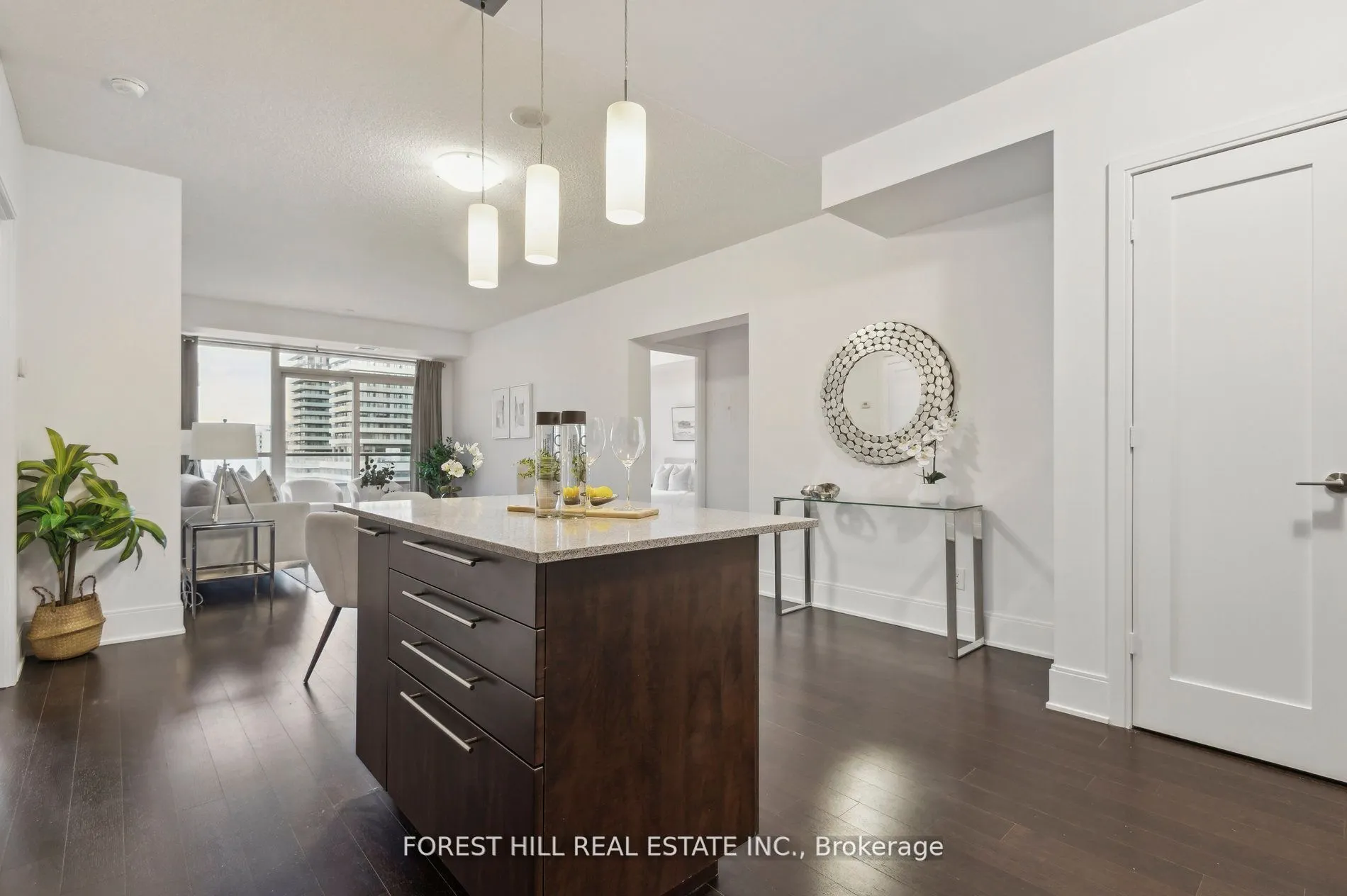 70 Roehampton Avenue, #713