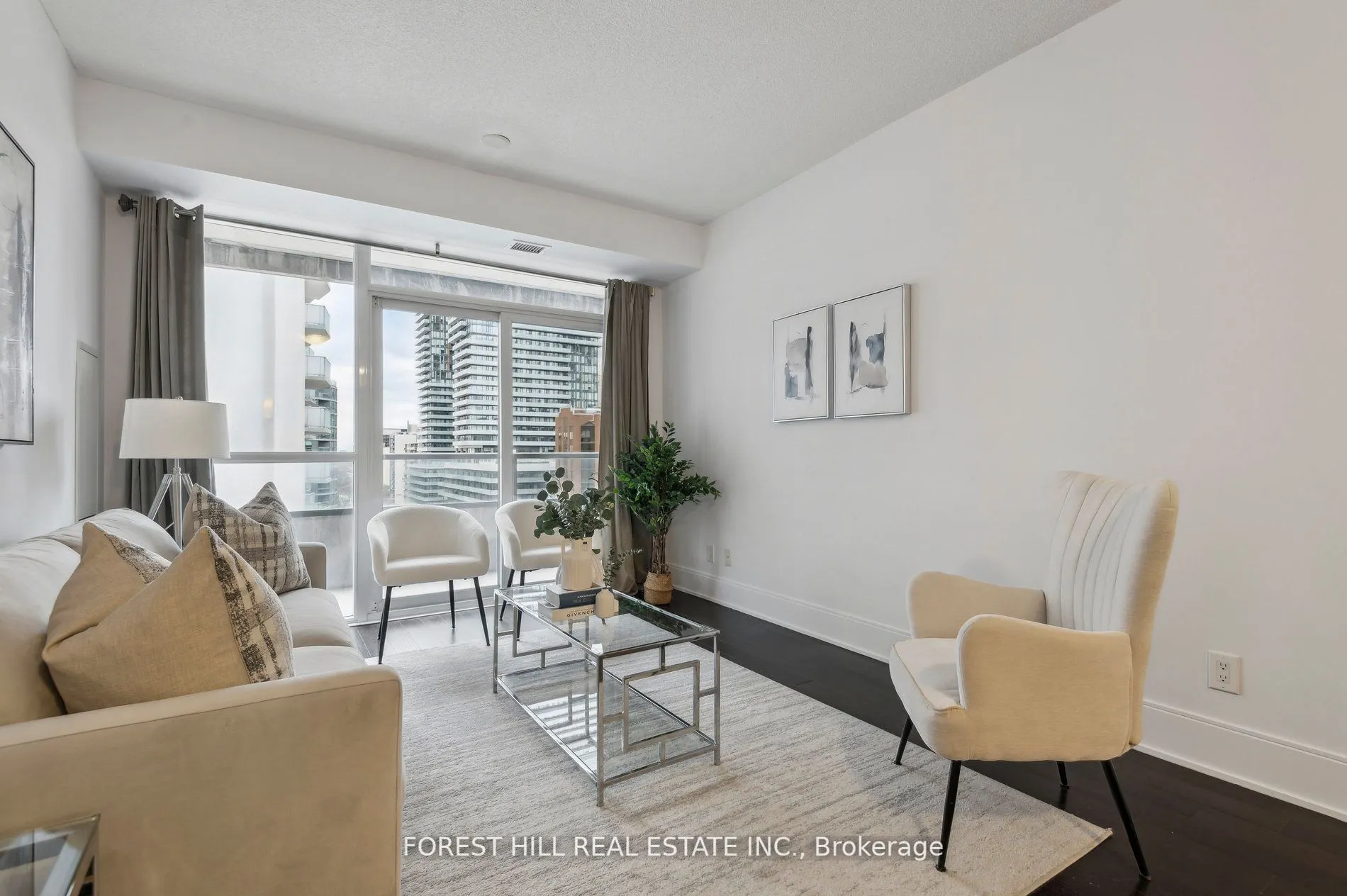 70 Roehampton Avenue, #713
