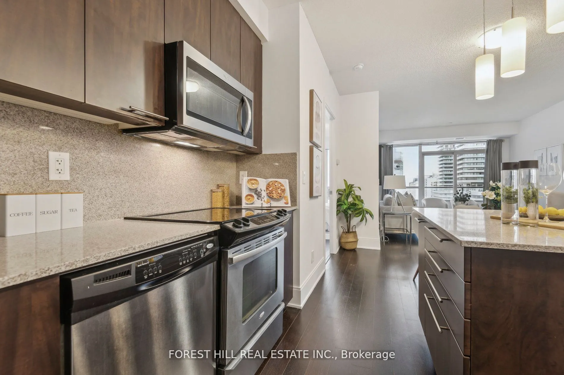 70 Roehampton Avenue, #713