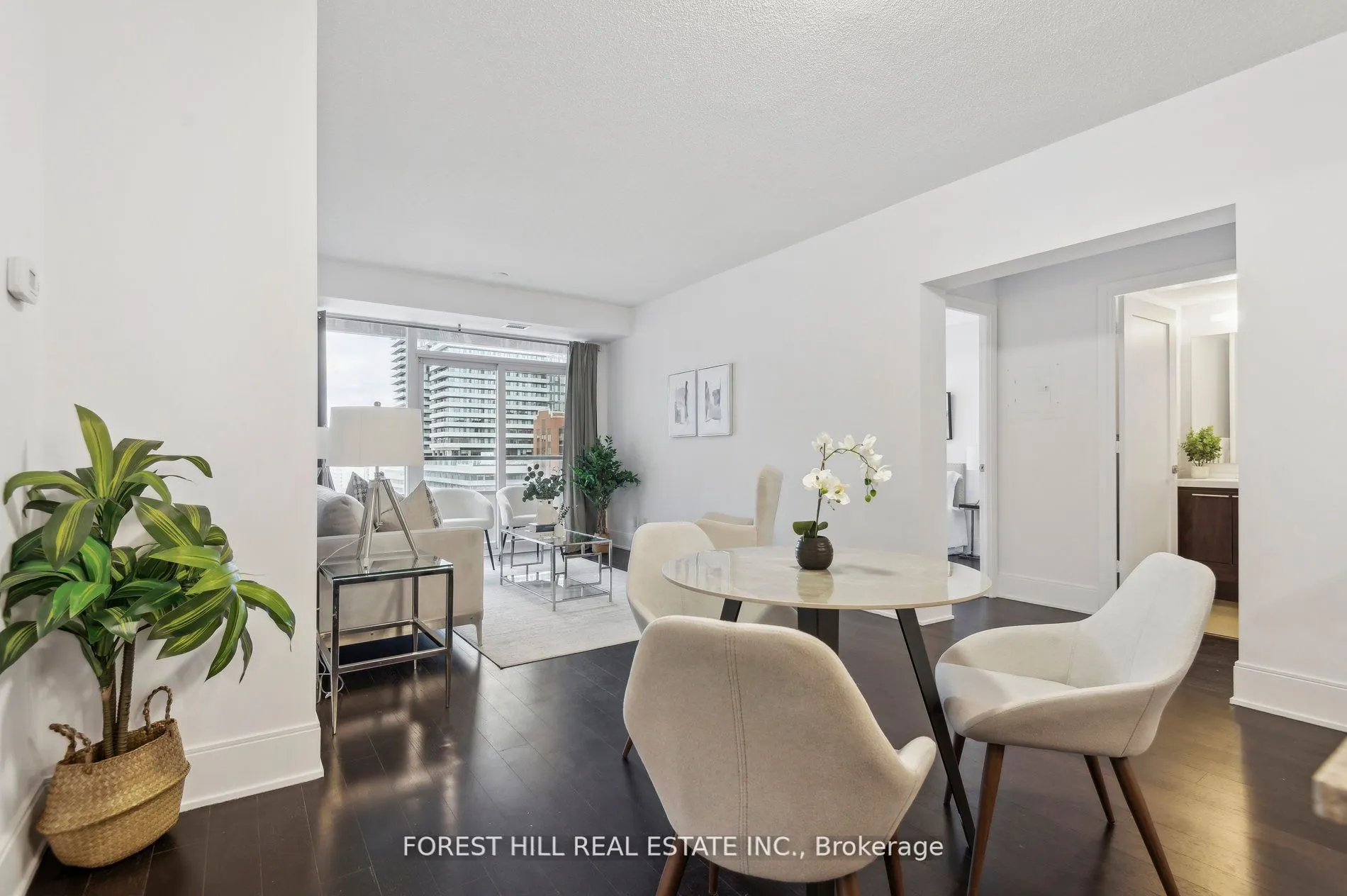 70 Roehampton Avenue, #713
