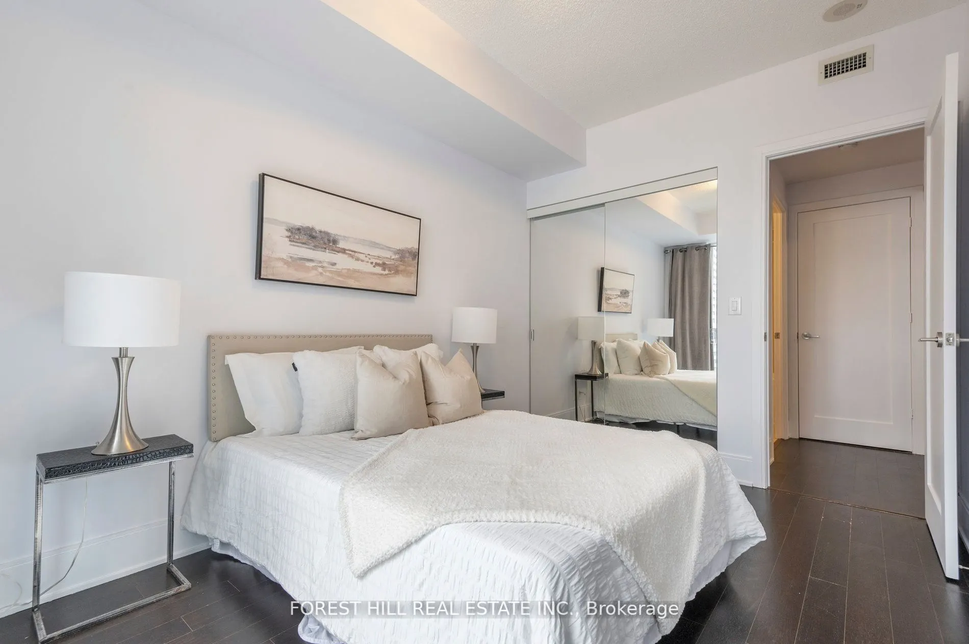 70 Roehampton Avenue, #713