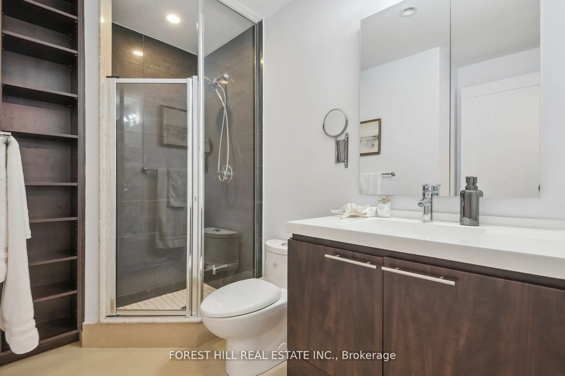 70 Roehampton Avenue, #713