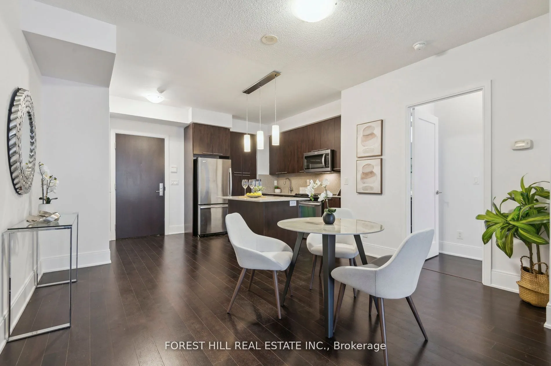 70 Roehampton Avenue, #713