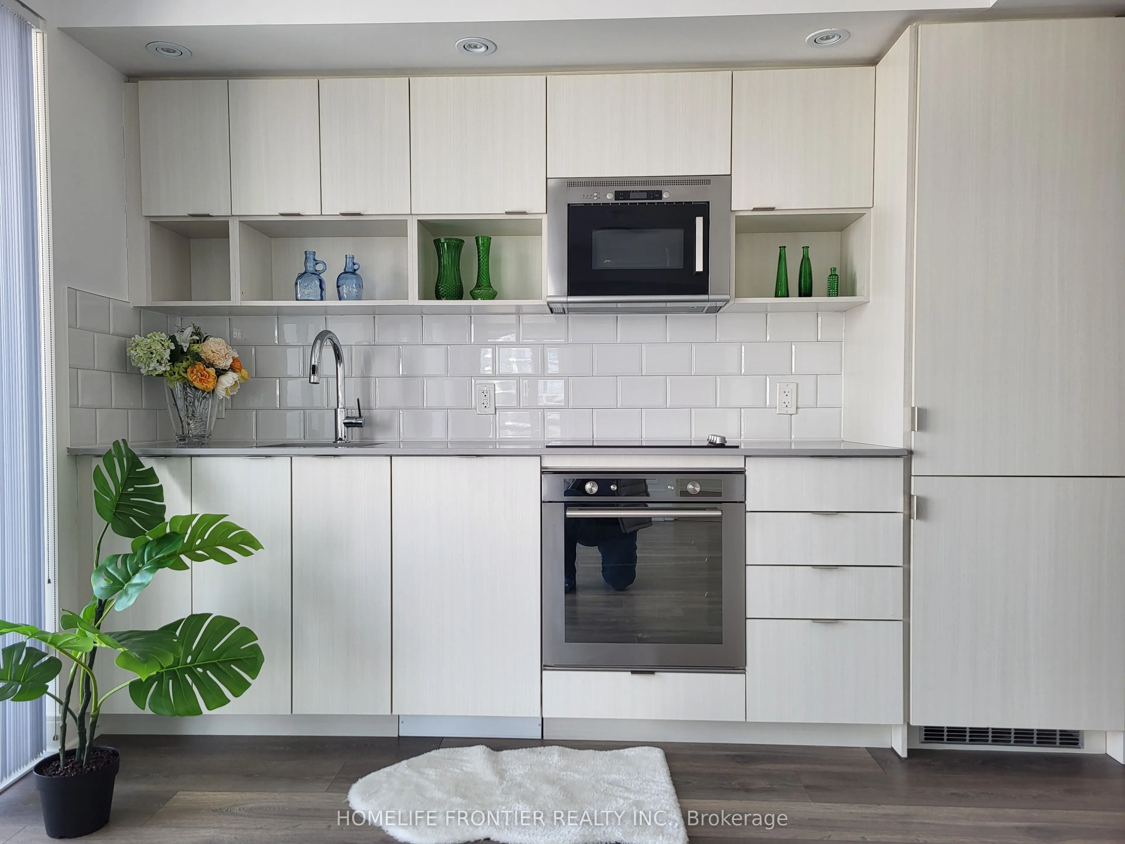 89 Mcgill Street, #1705