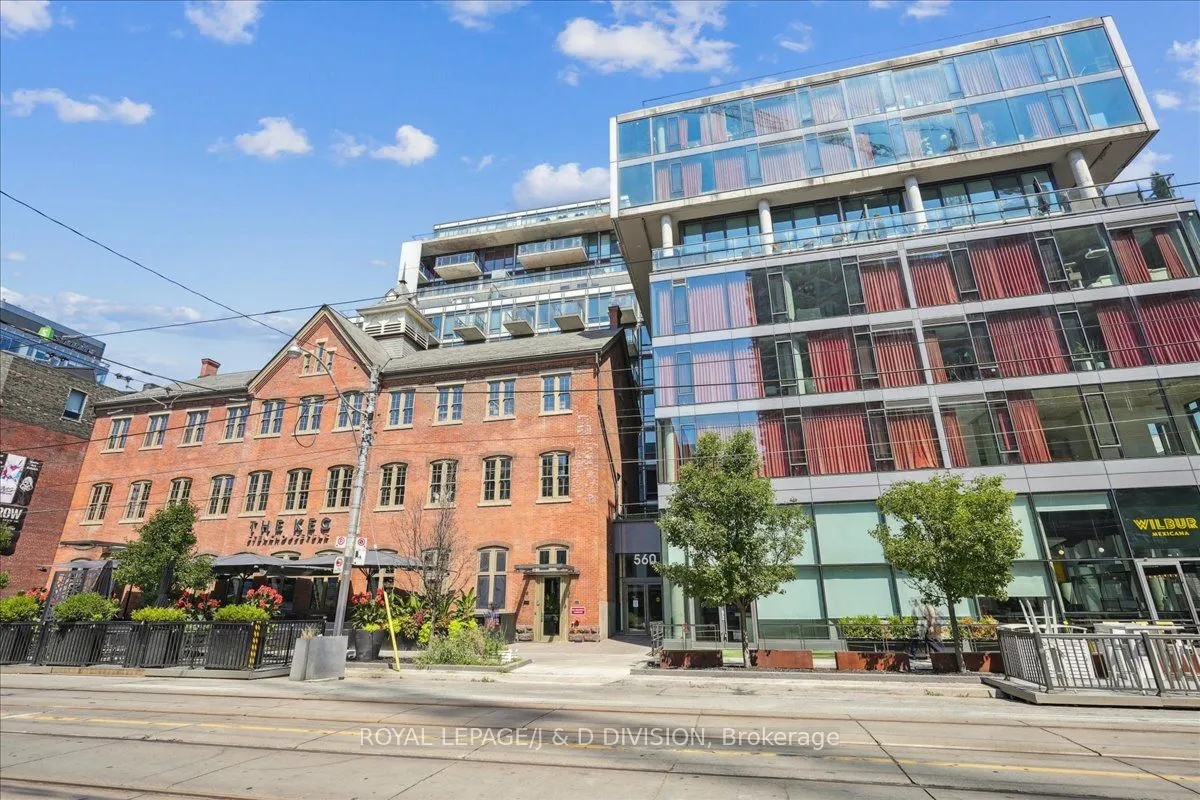 560 King Street W, #1006