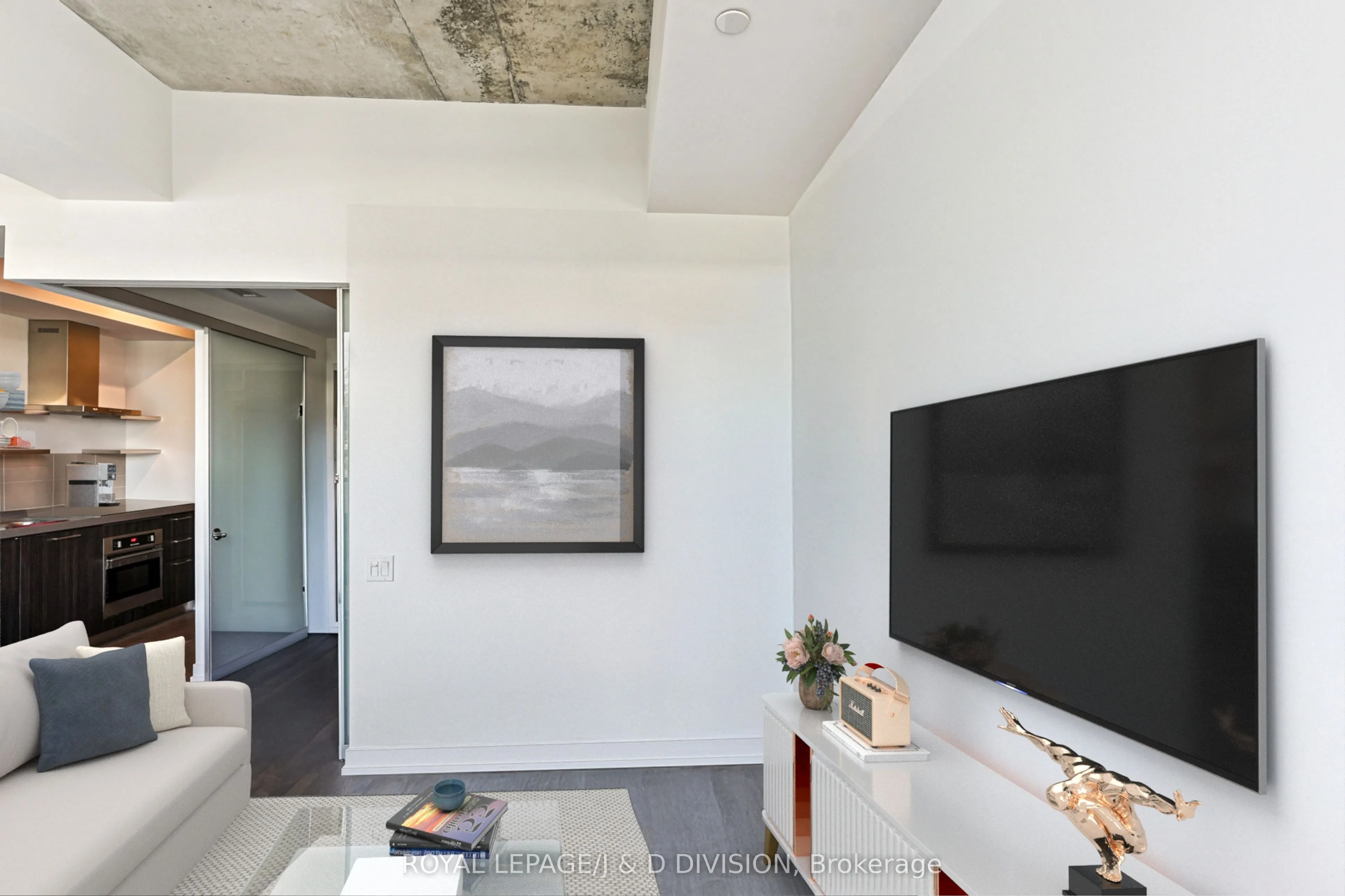 560 King Street W, #1006