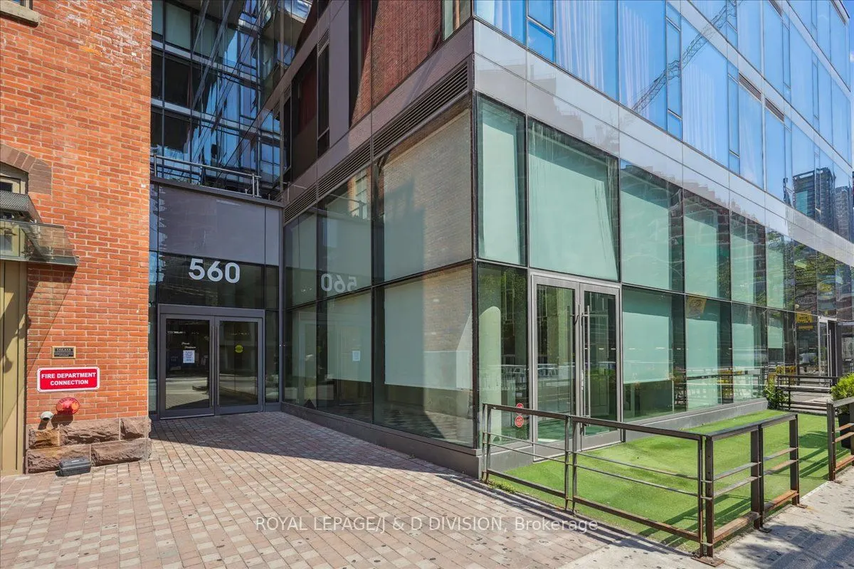 560 King Street W, #1006