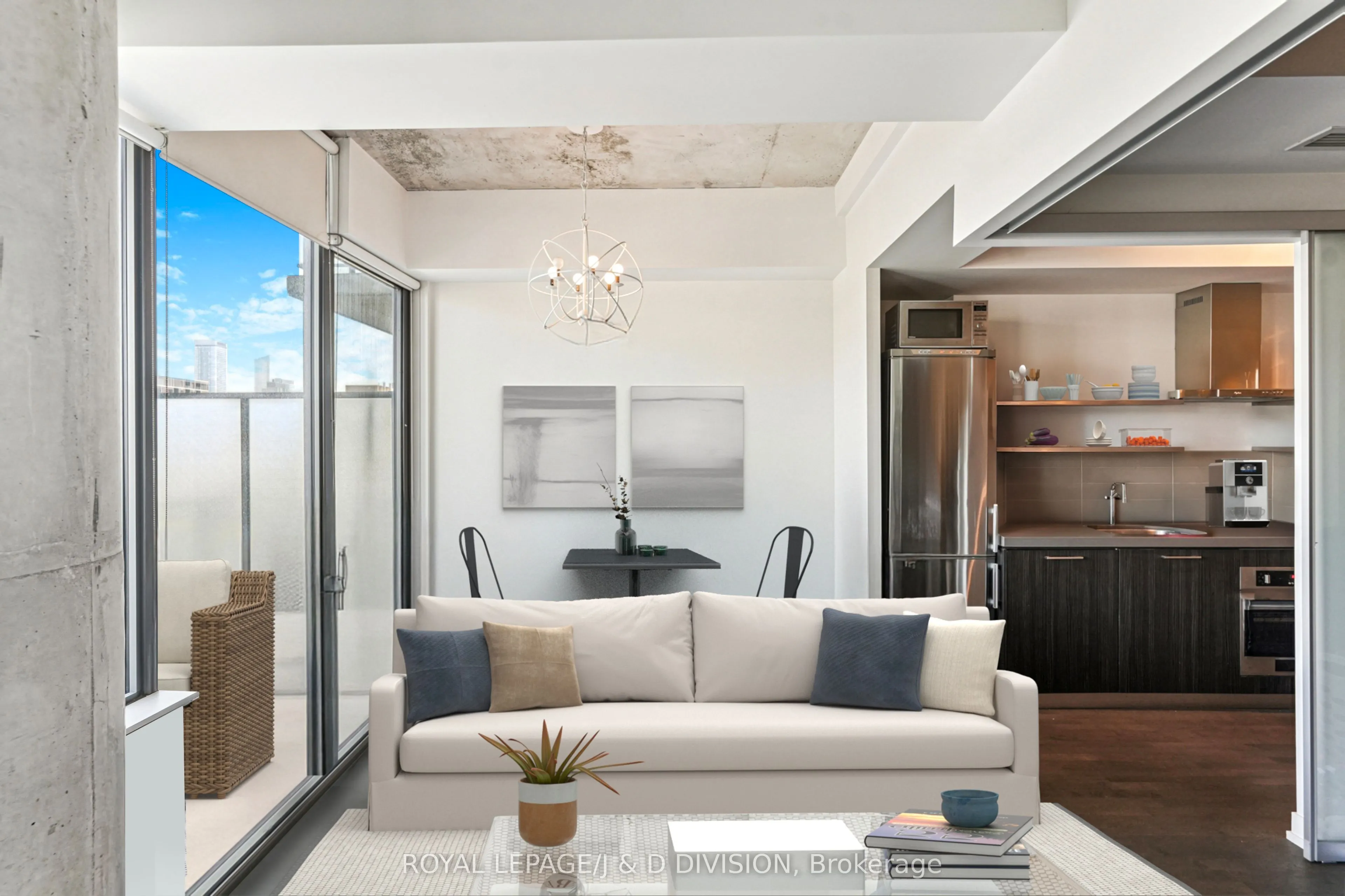 560 King Street W, #1006