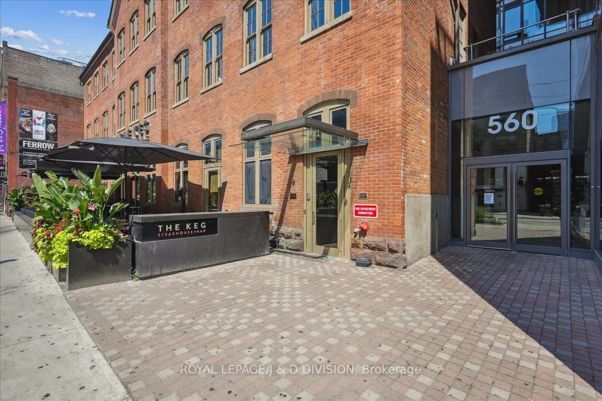 560 King Street W, #1006