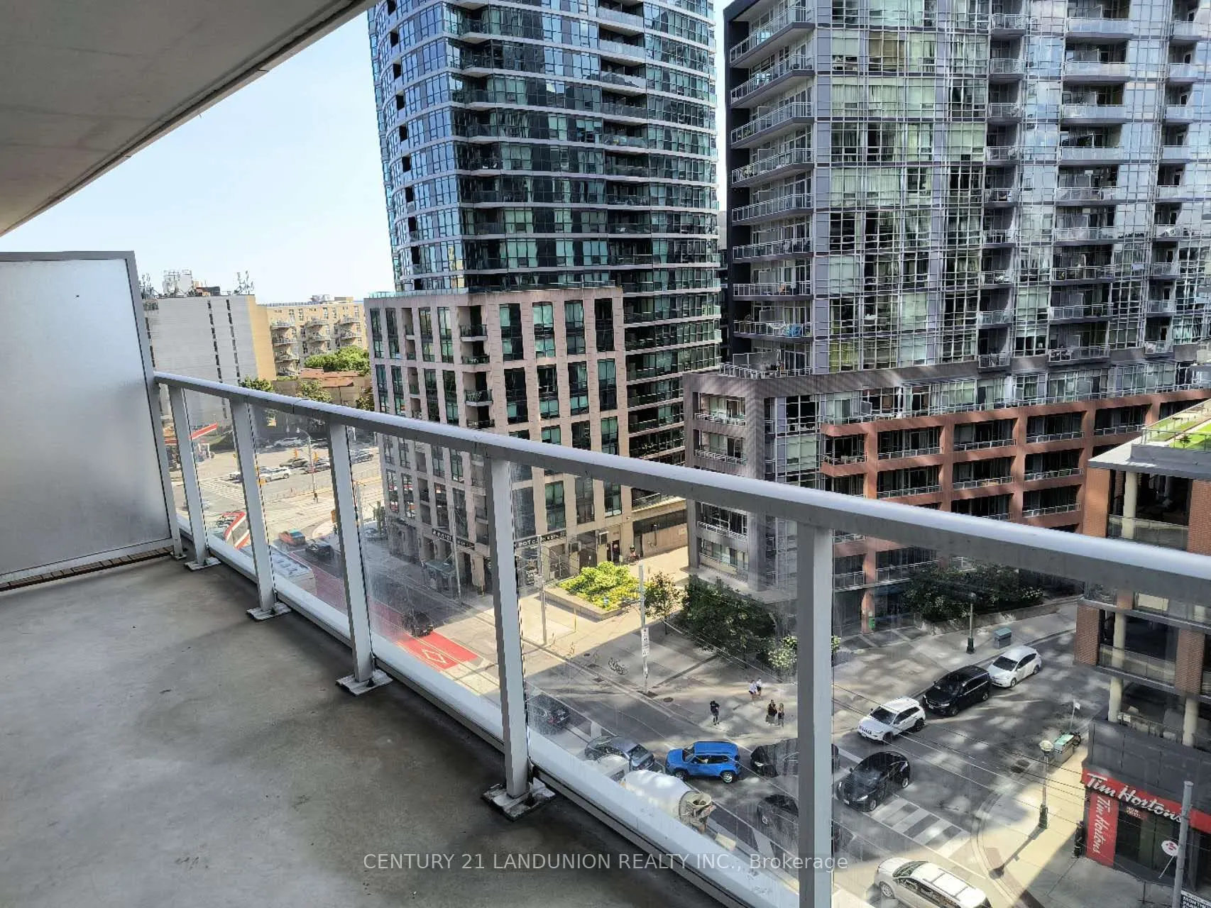 19 Bathurst Street, #902