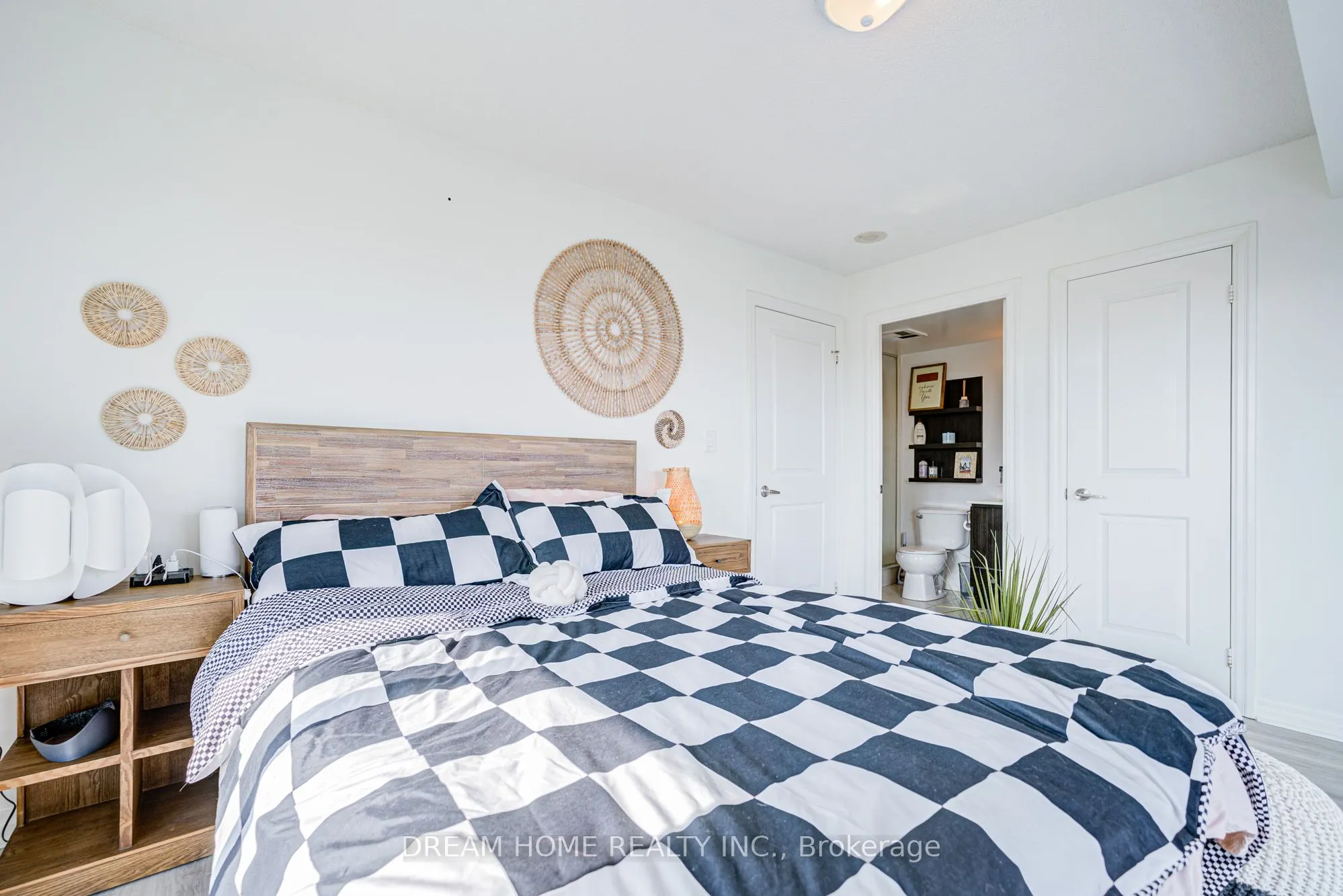 2015 Sheppard Avenue E, #904
