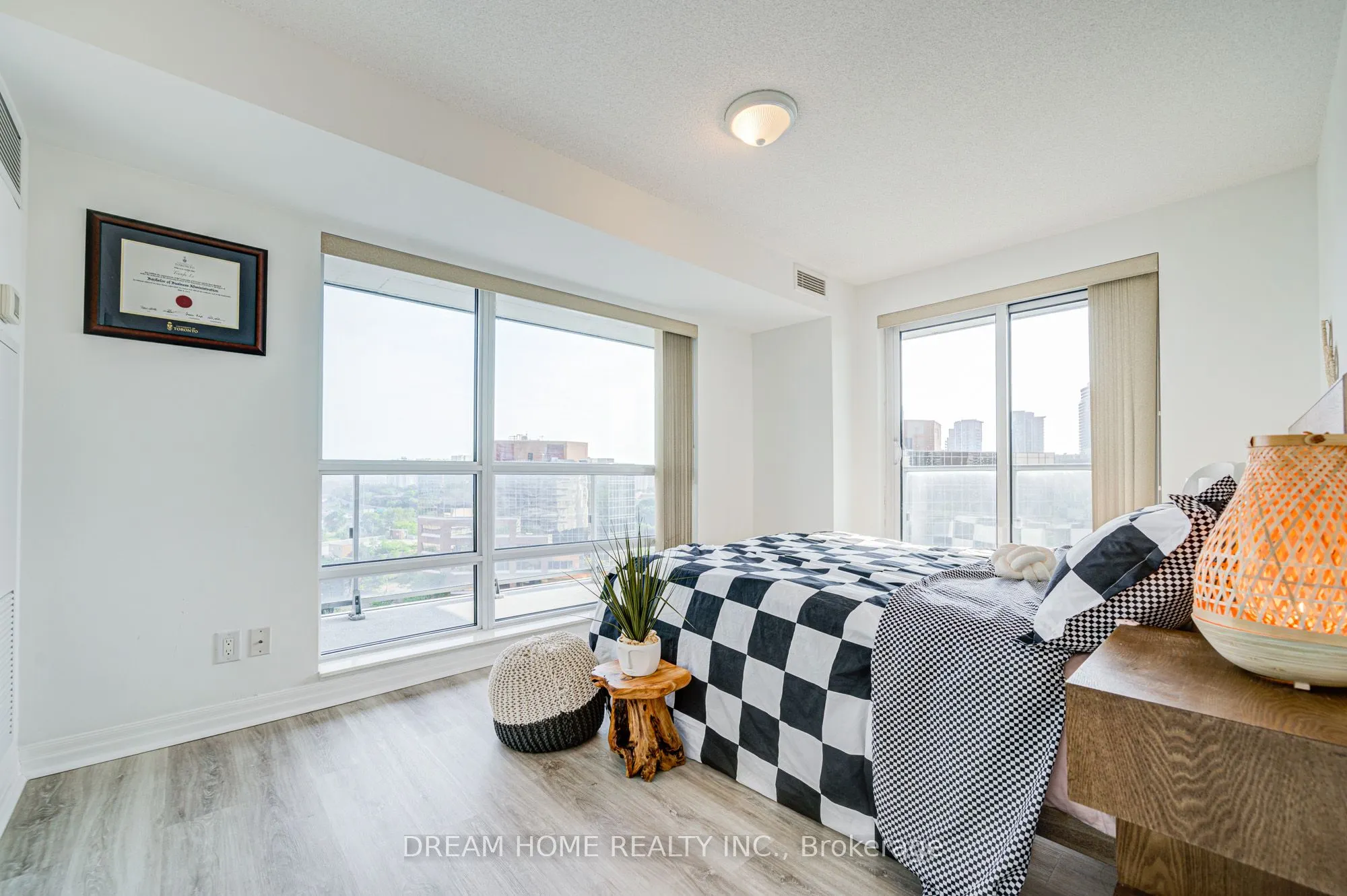 2015 Sheppard Avenue E, #904